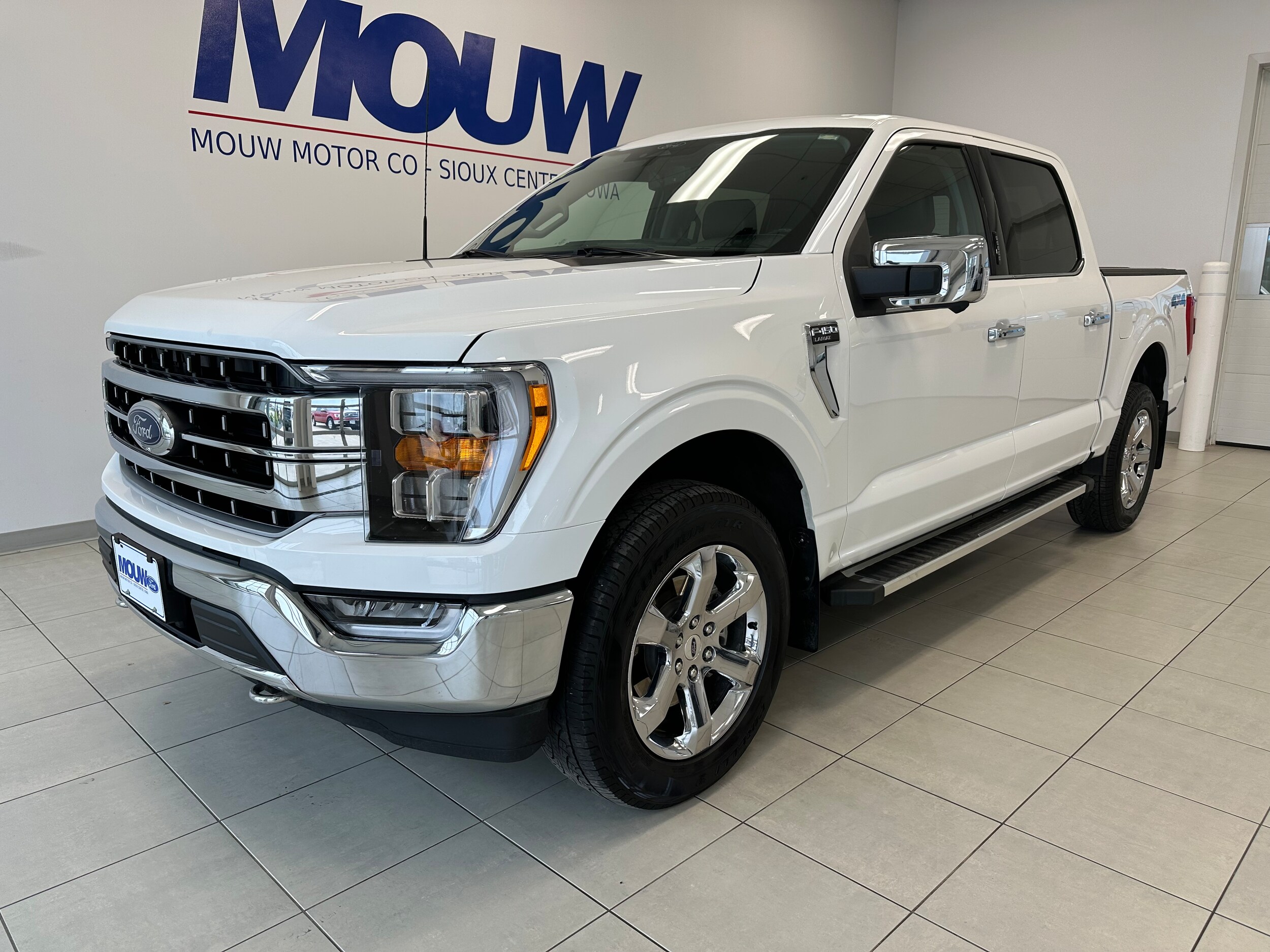 2022 Ford F-150 Lariat photo 2