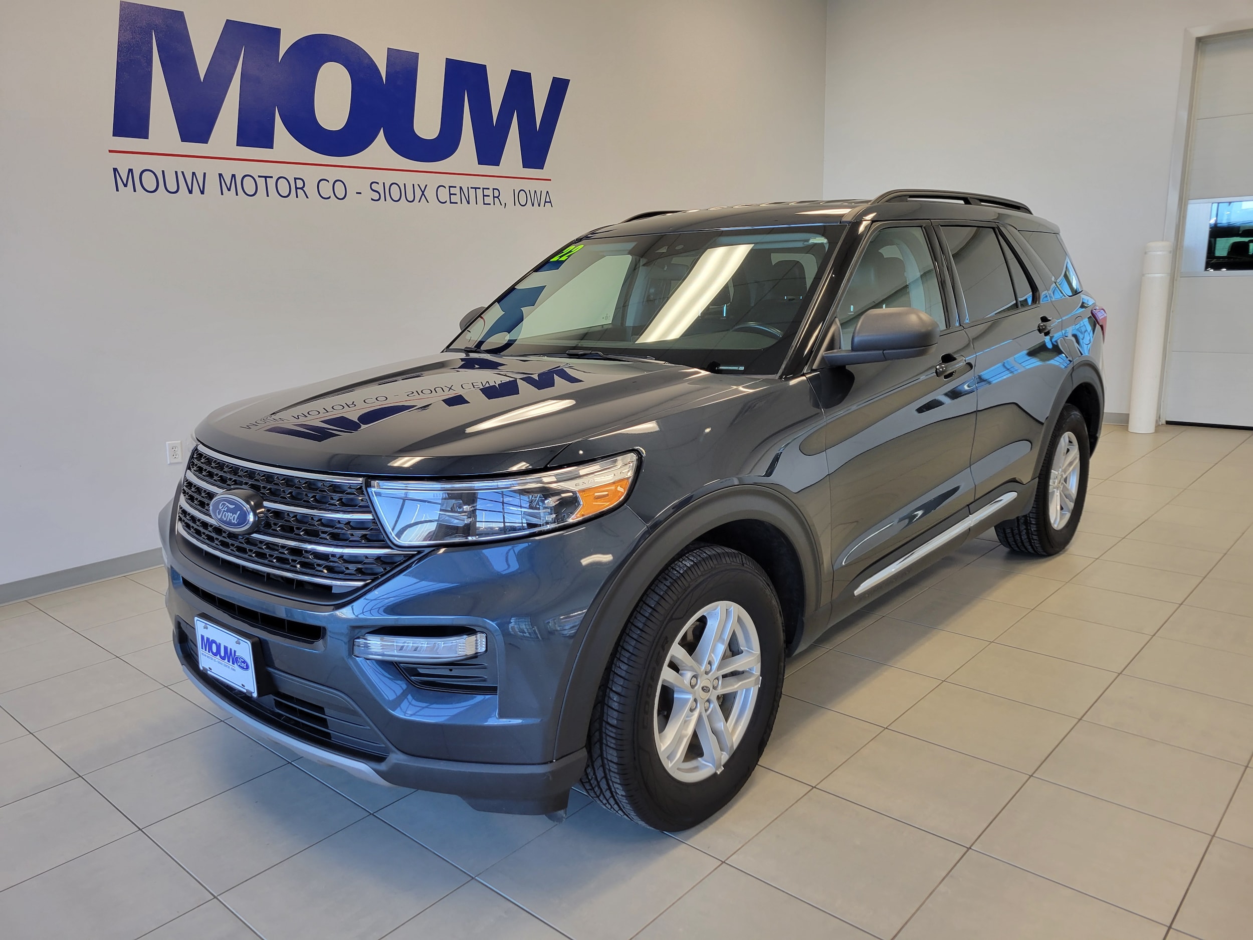 Used 2022 Ford Explorer XLT with VIN 1FMSK8DH1NGA89007 for sale in Sioux Center, IA