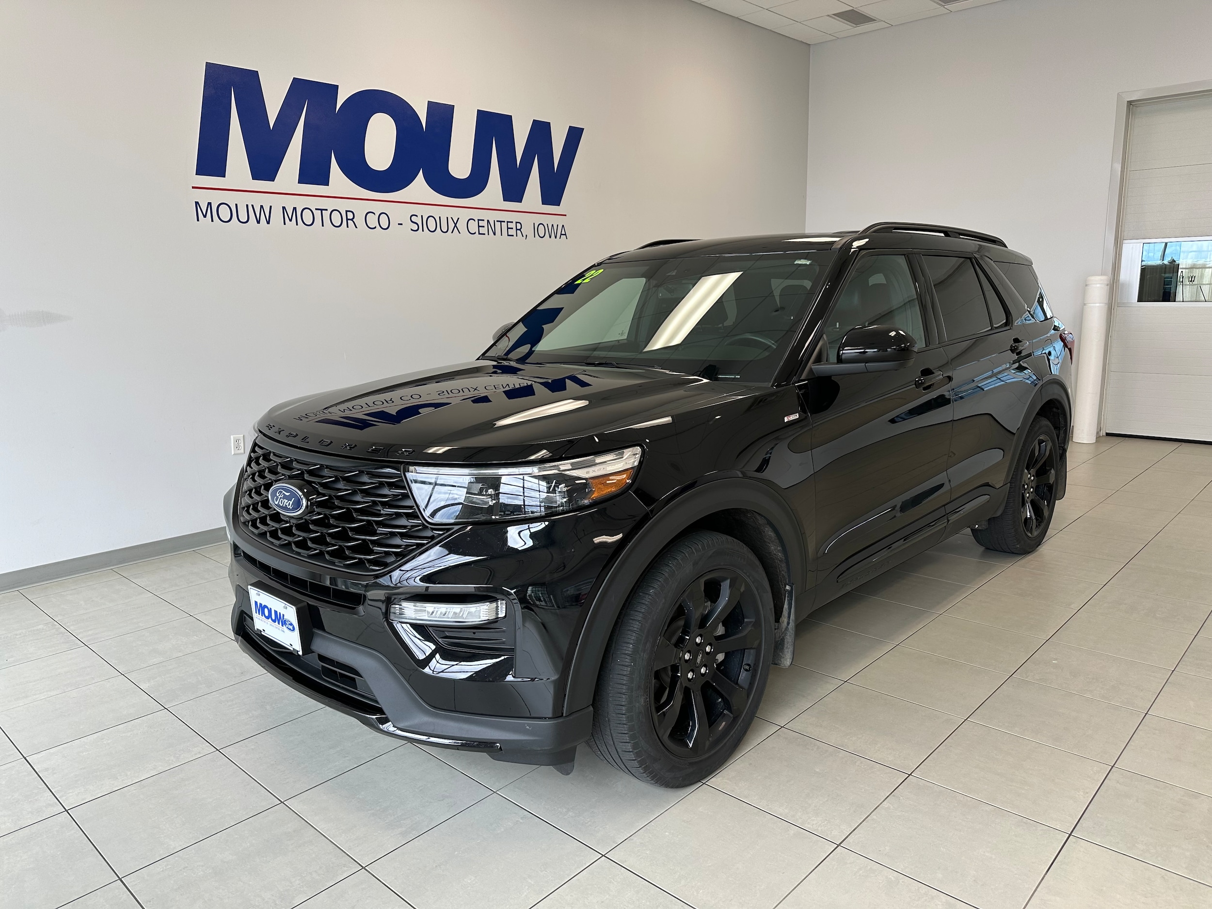 Used 2022 Ford Explorer ST-LINE with VIN 1FMSK8KH6NGC48994 for sale in Sioux Center, IA