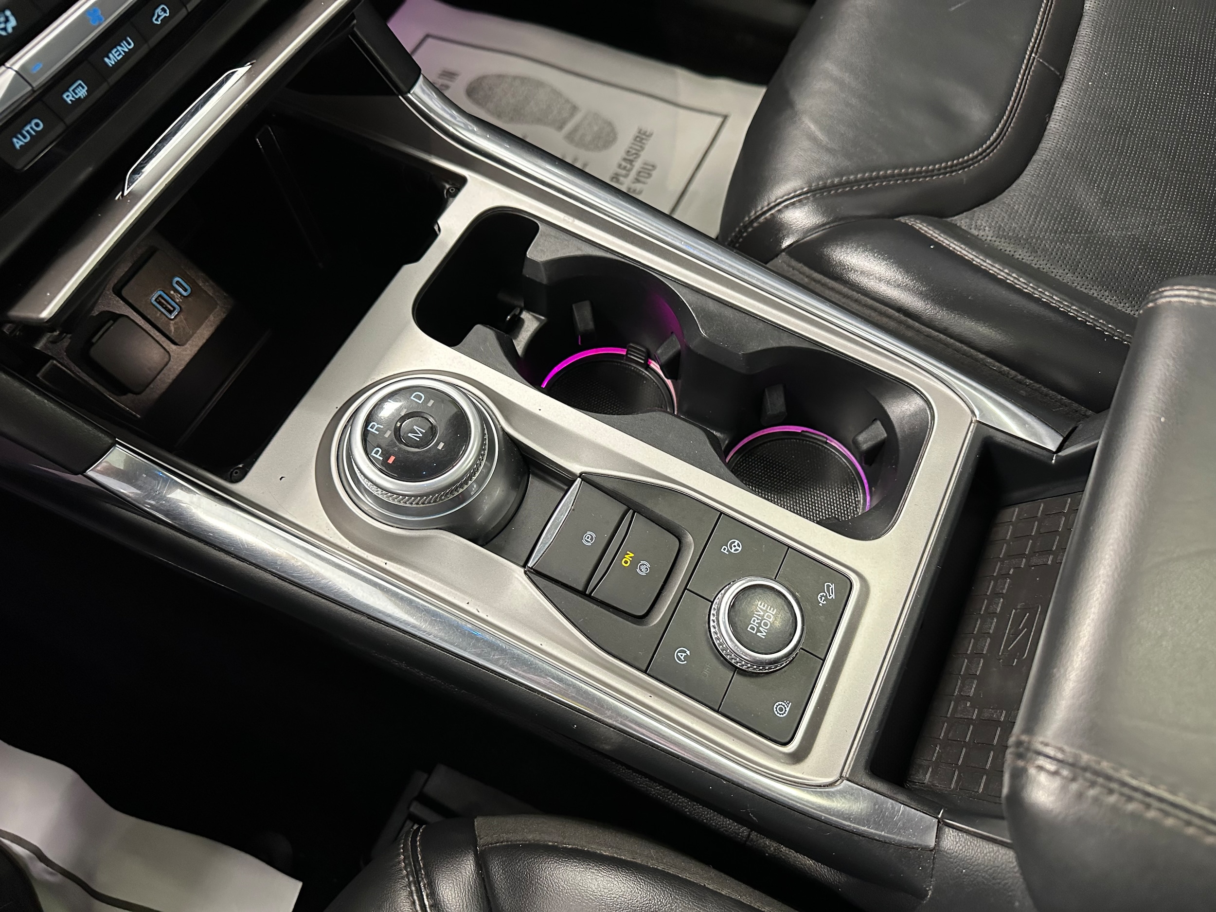 2020 Ford Explorer Platinum - Photo 19