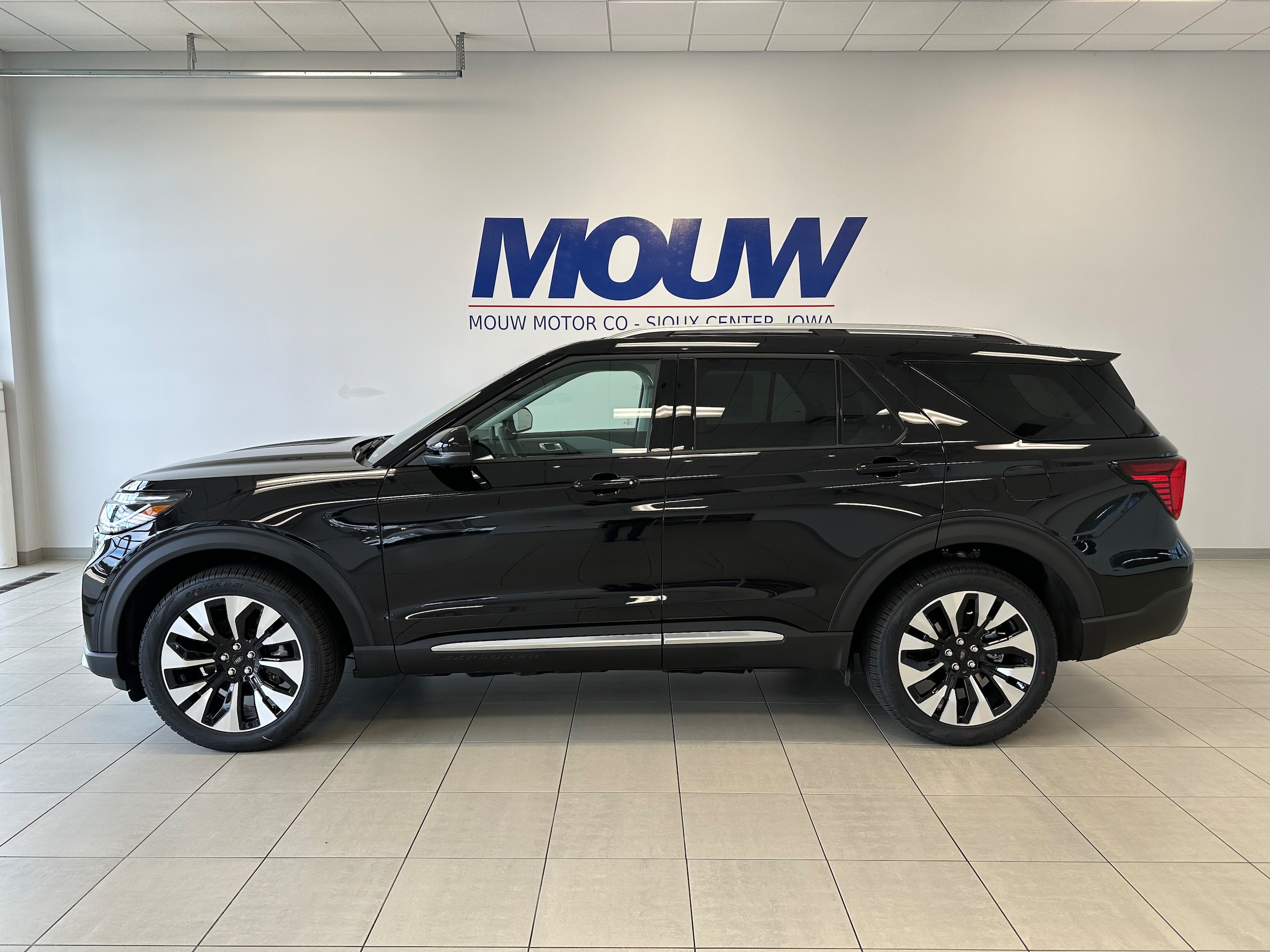 2026 Ford Explorer Platinum 4WD's photo