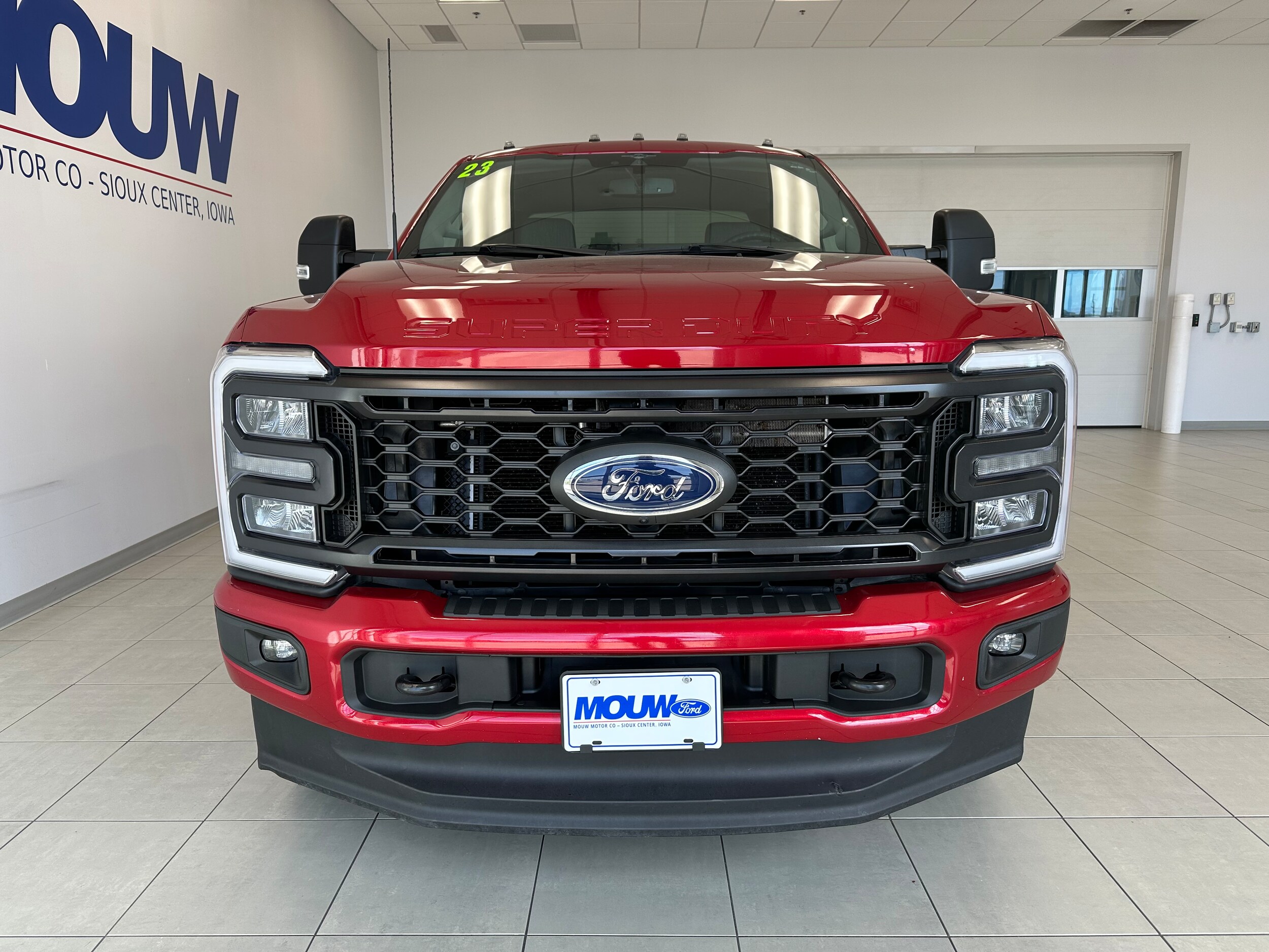 2023 Ford F-350 XLT photo 3