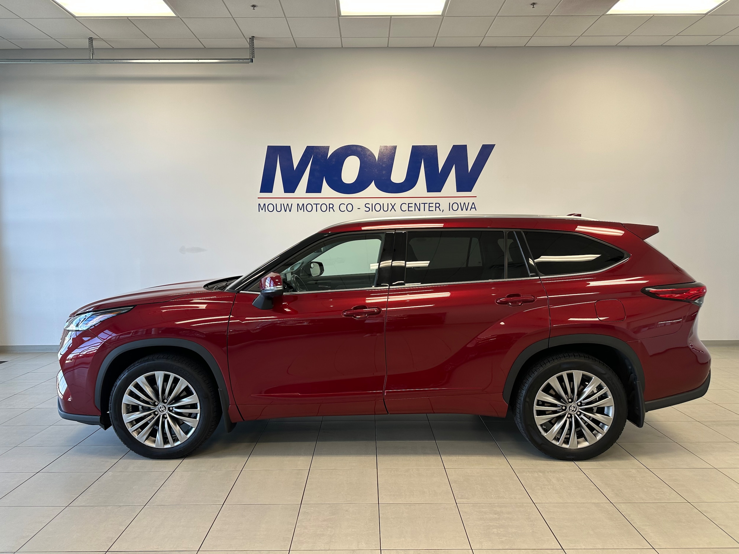 2021 Toyota Highlander Platinum 4x4 V6's photo