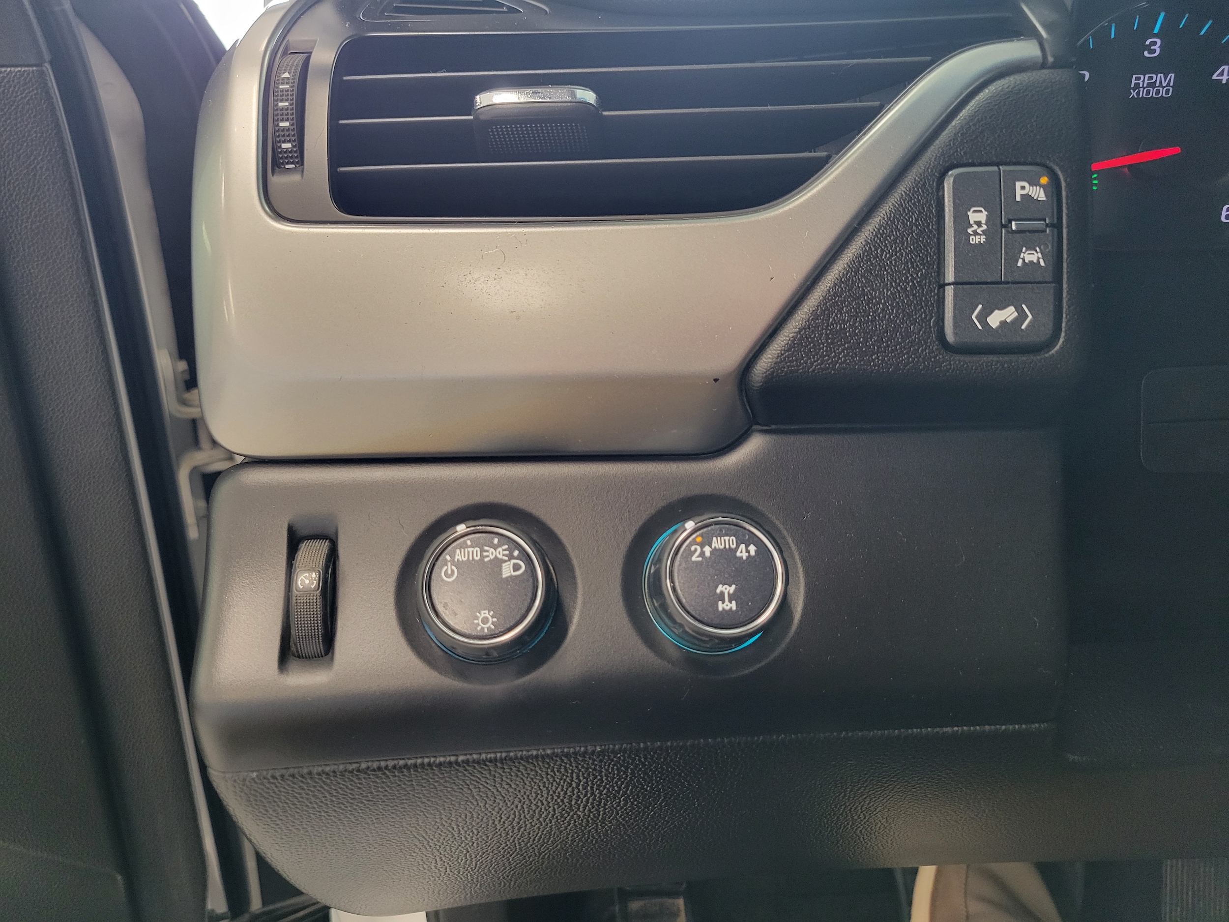 2017 Chevrolet Tahoe LT - Photo 22