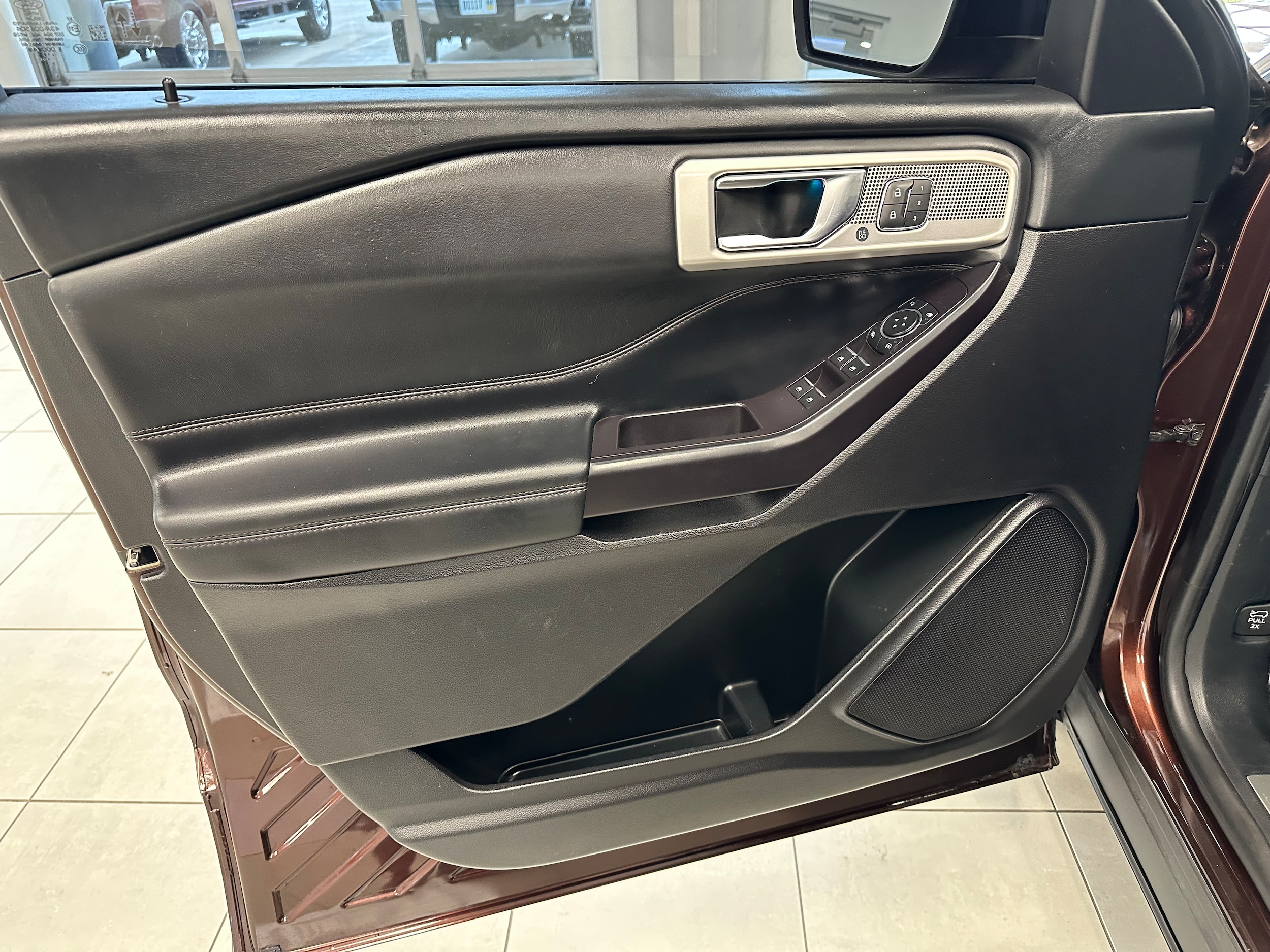 2020 Ford Explorer Platinum - Photo 11