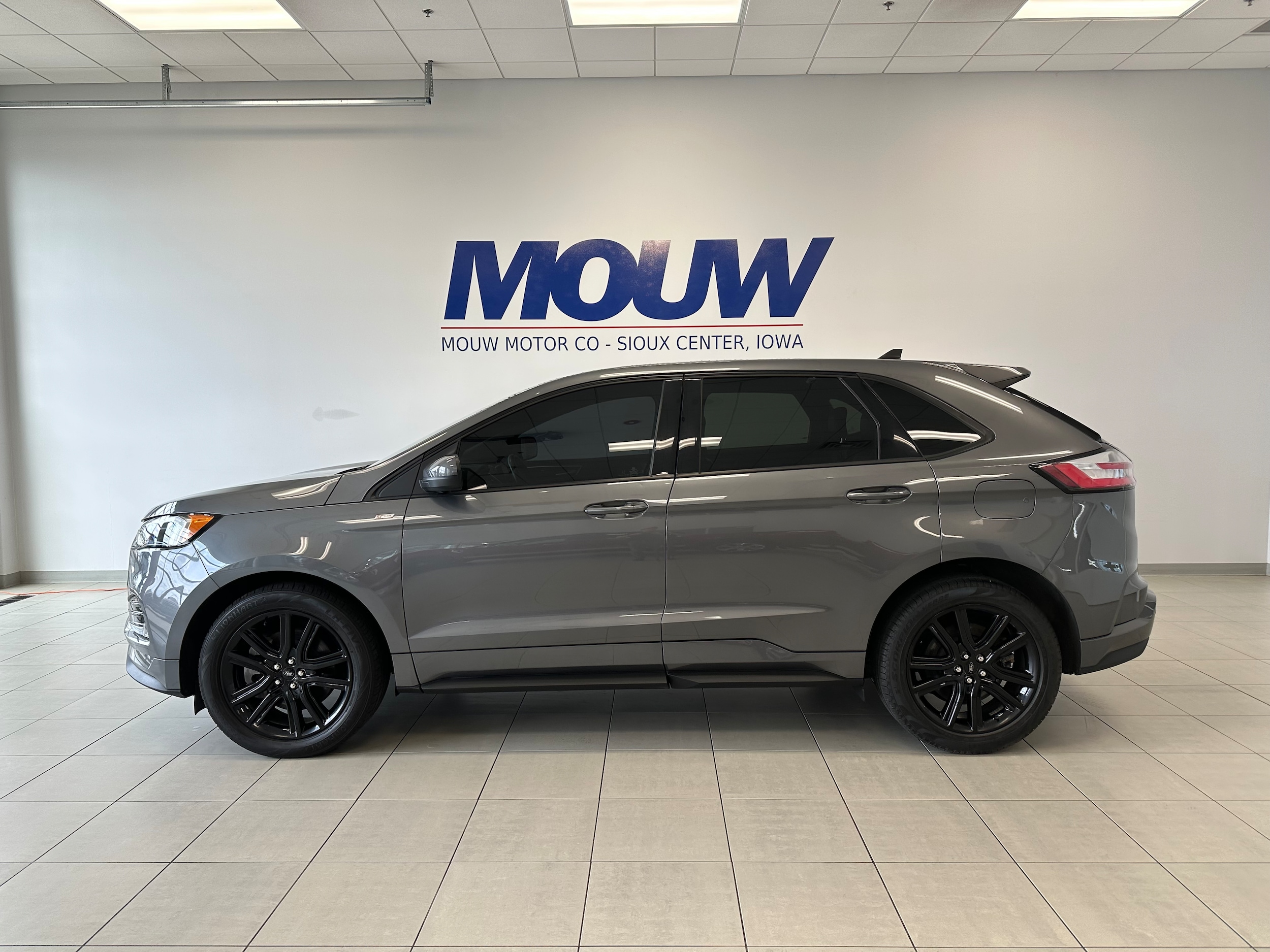 2024 Ford Edge ST-Line AWD's photo