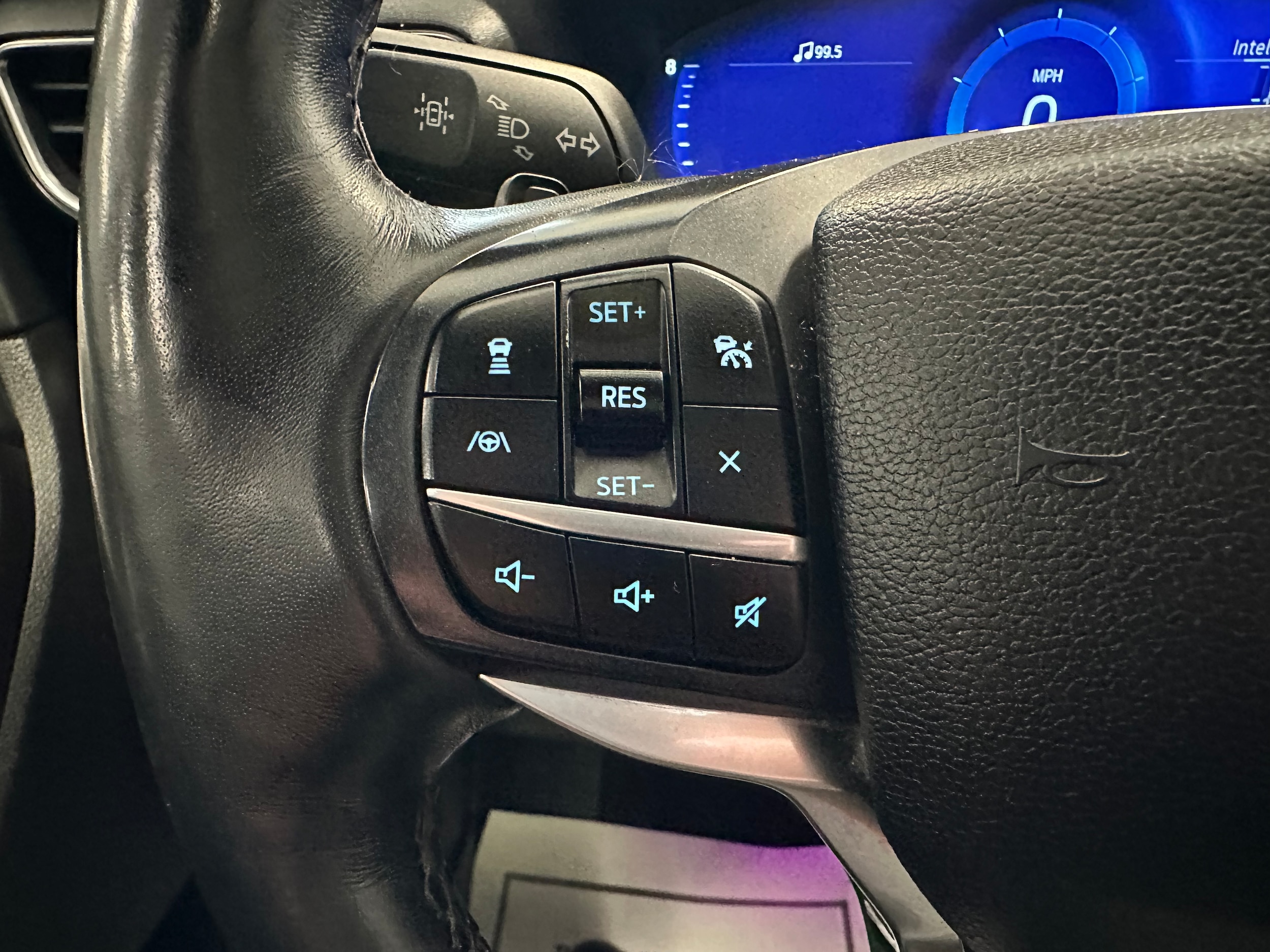 2020 Ford Explorer Platinum - Photo 22