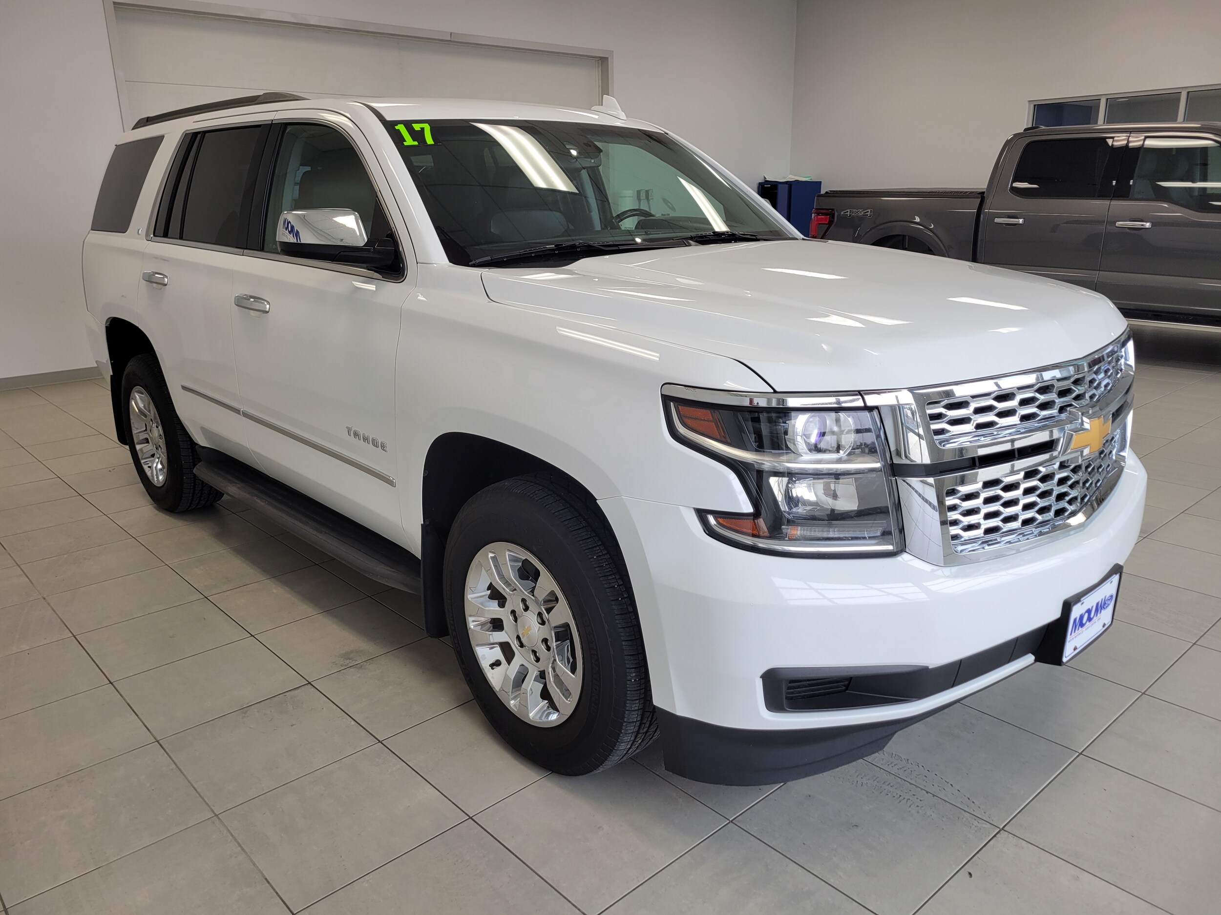 2017 Chevrolet Tahoe LT photo 4