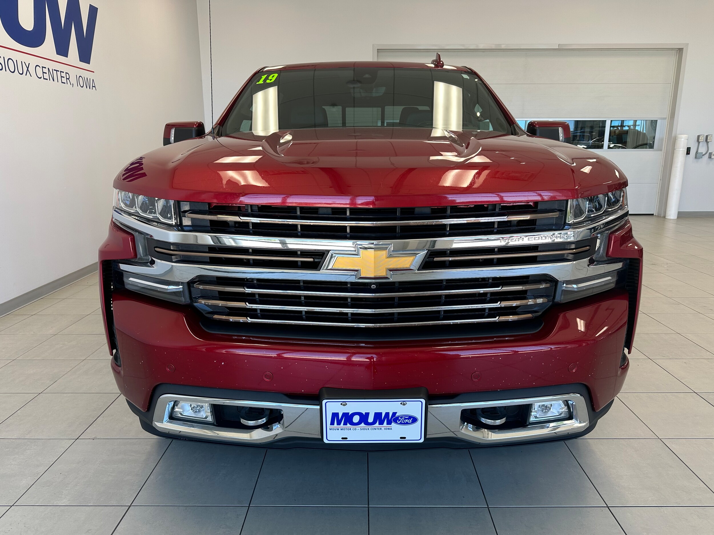 2019 Chevrolet Silverado 1500 High Country photo 3