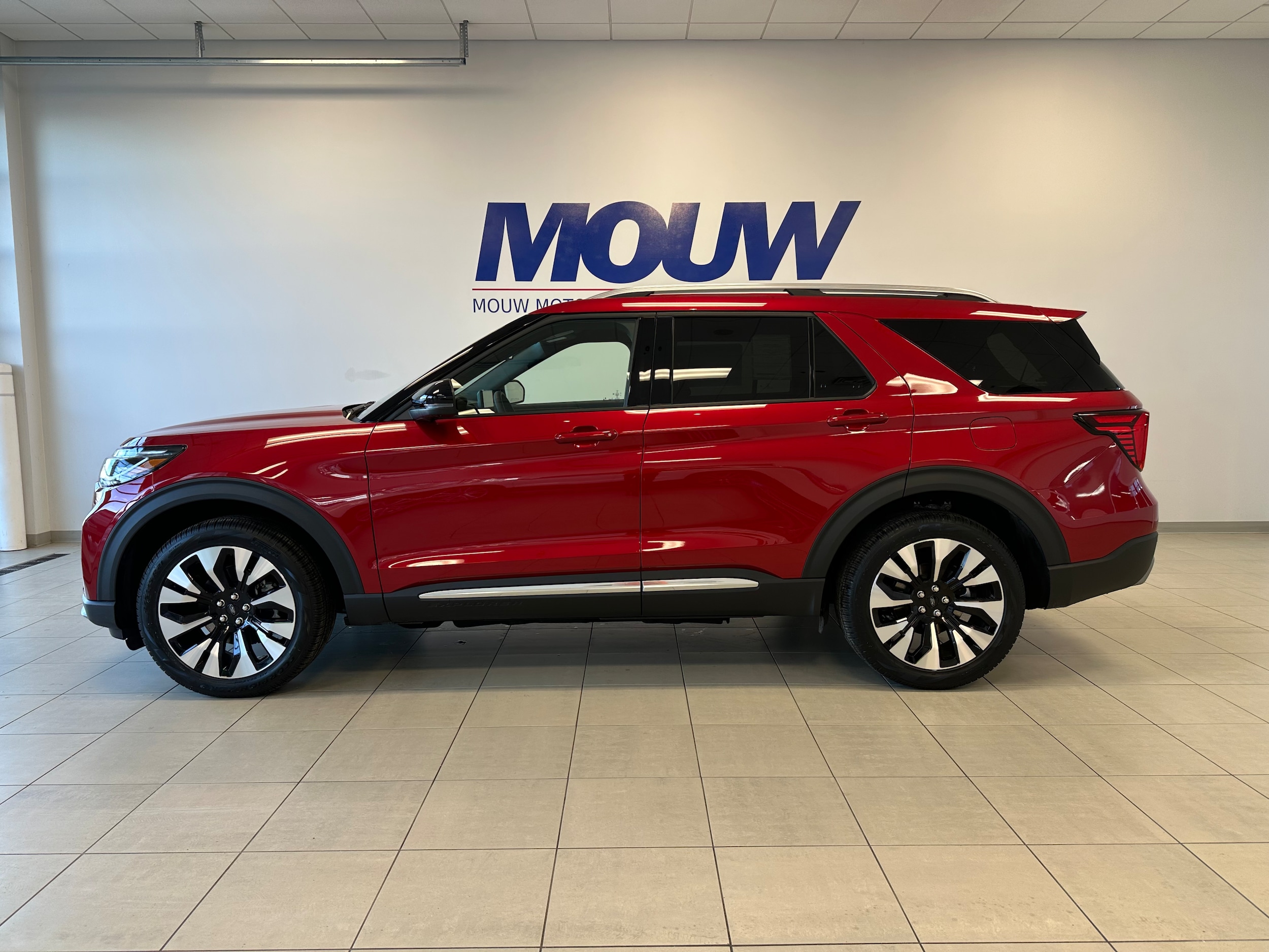 2026 Ford Explorer Platinum's photo