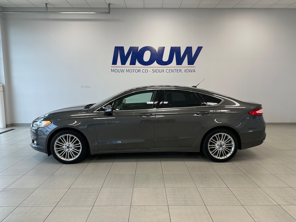 Used 2016 Ford Fusion SE Luxury Sedan