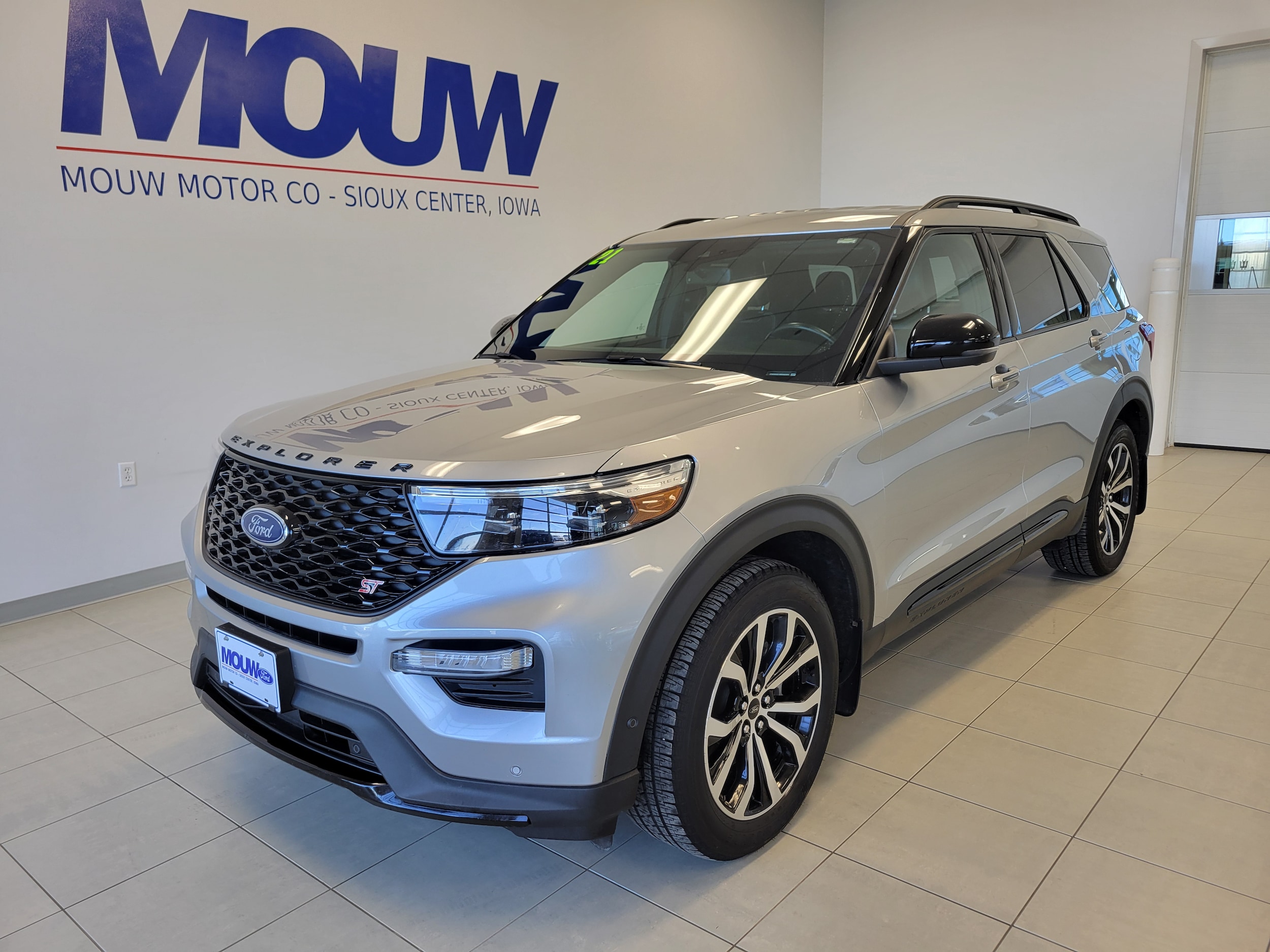 Used 2021 Ford Explorer ST with VIN 1FM5K8GC4MGA83391 for sale in Sioux Center, IA