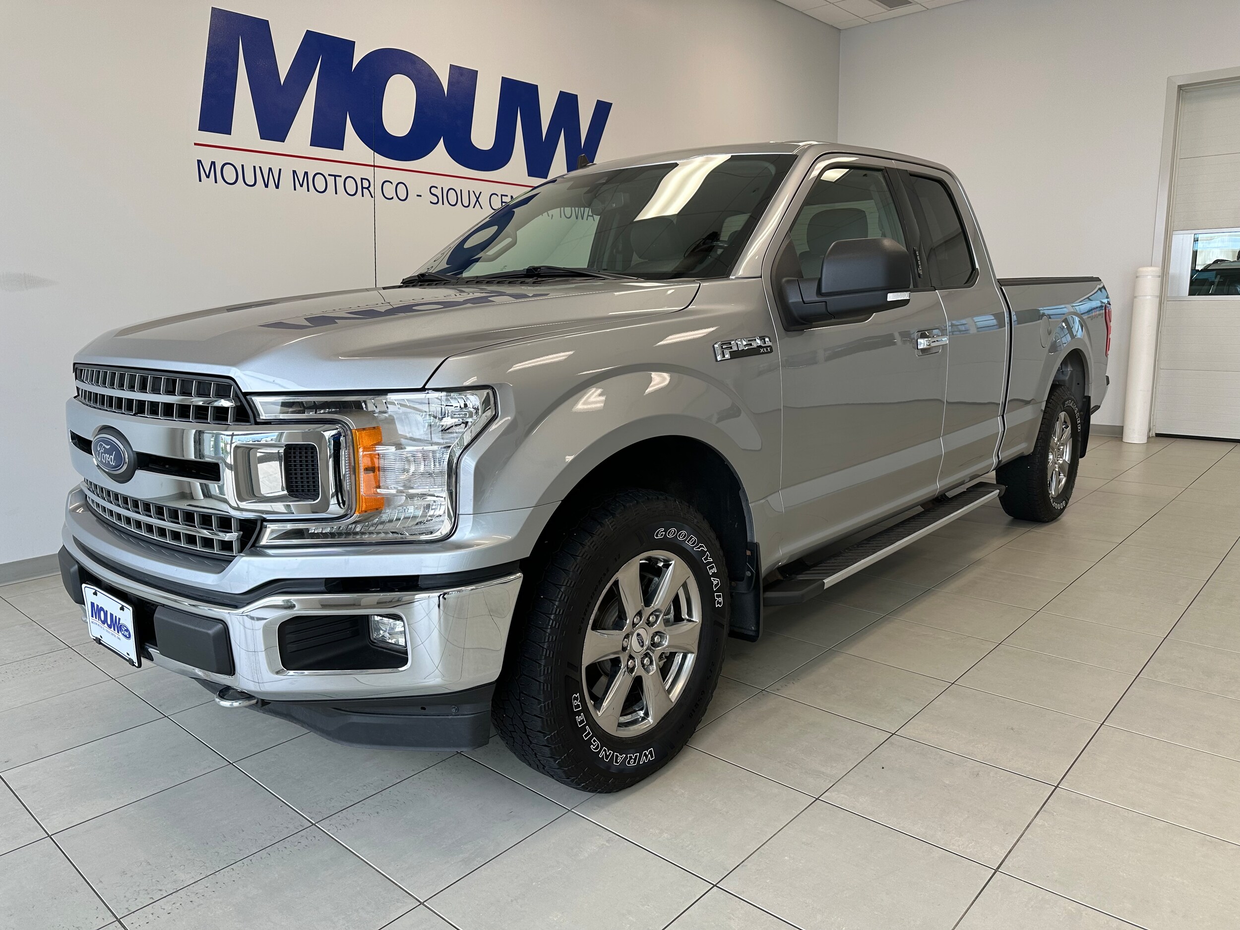 2020 Ford F-150 XLT photo 2