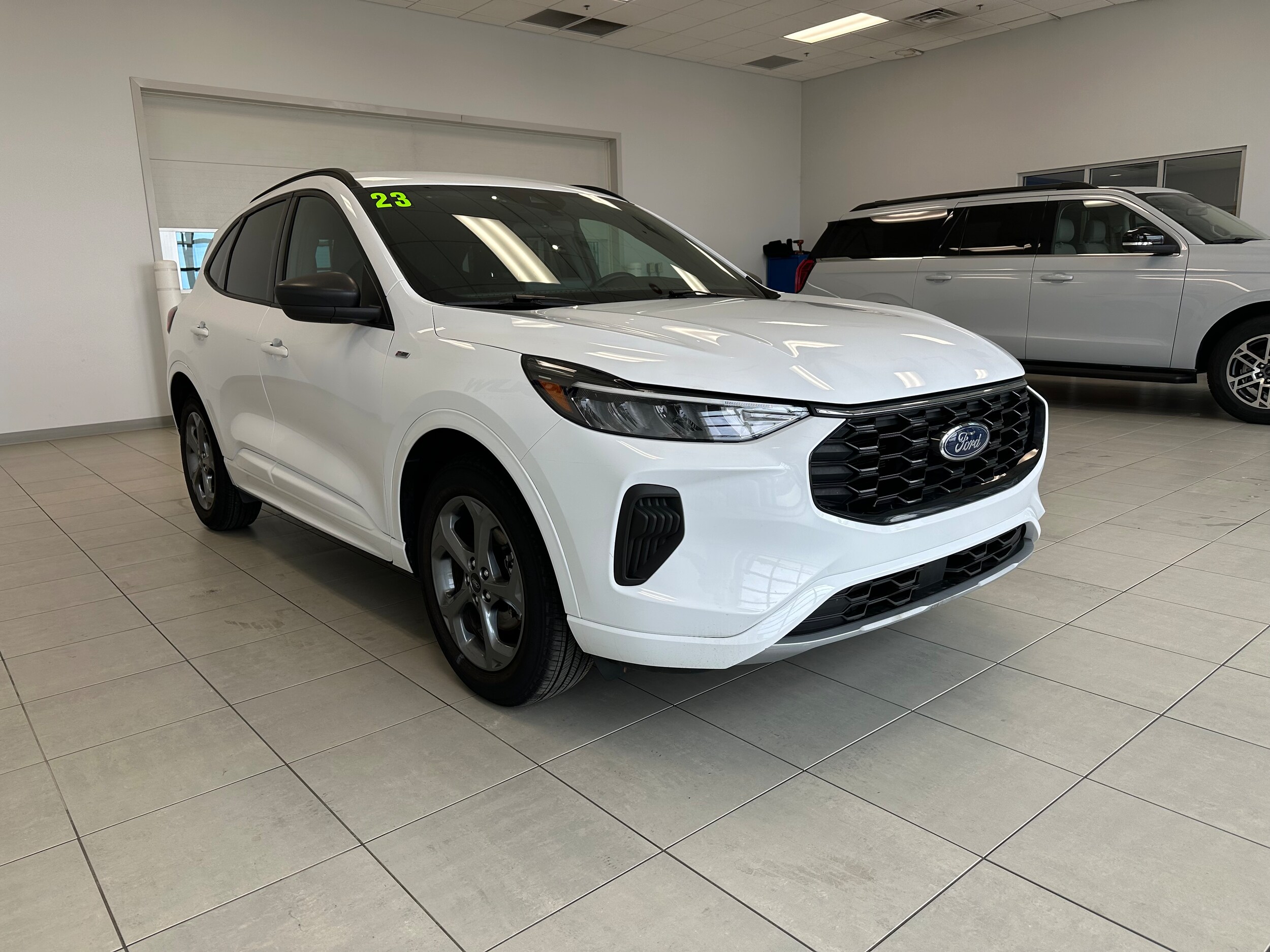 2023 Ford Escape ST-Line photo 4