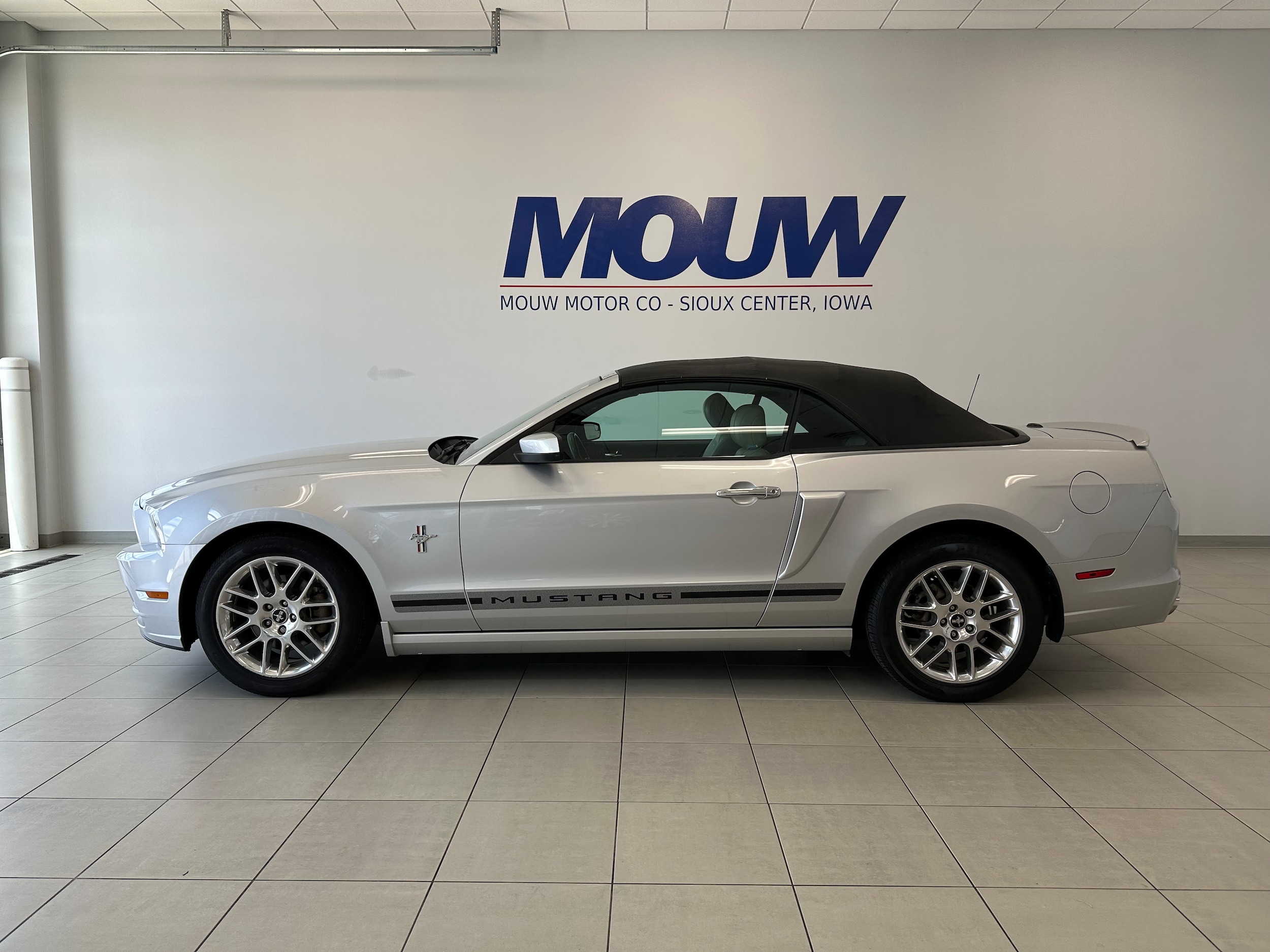 2013 Ford Mustang V6's photo