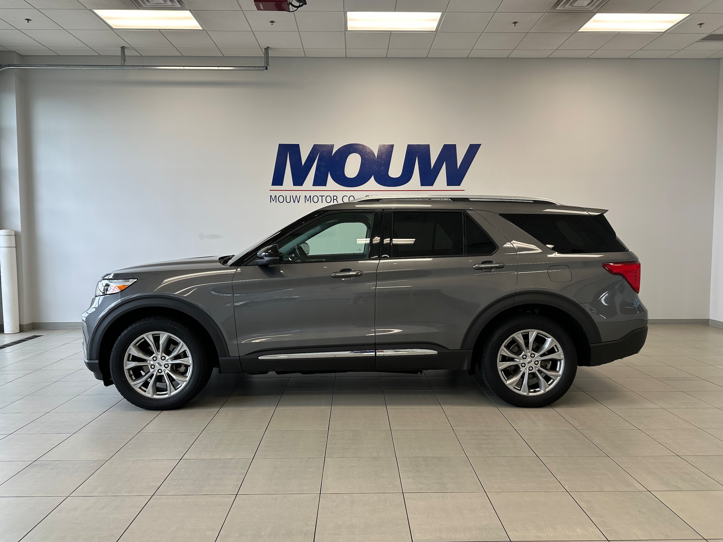 2021 Ford Explorer Limited 4WD's photo