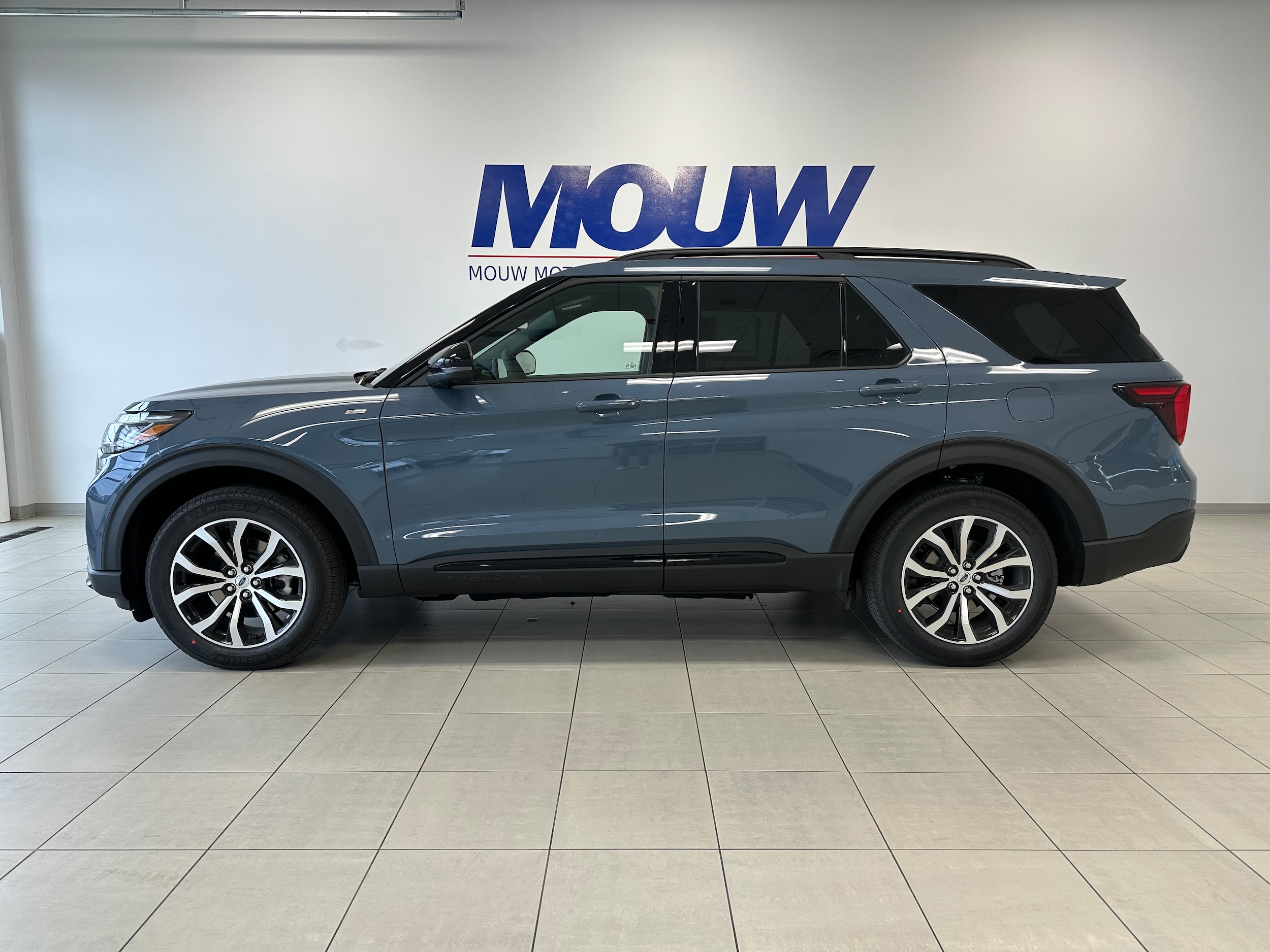 2026 Ford Explorer ST-LINE's photo