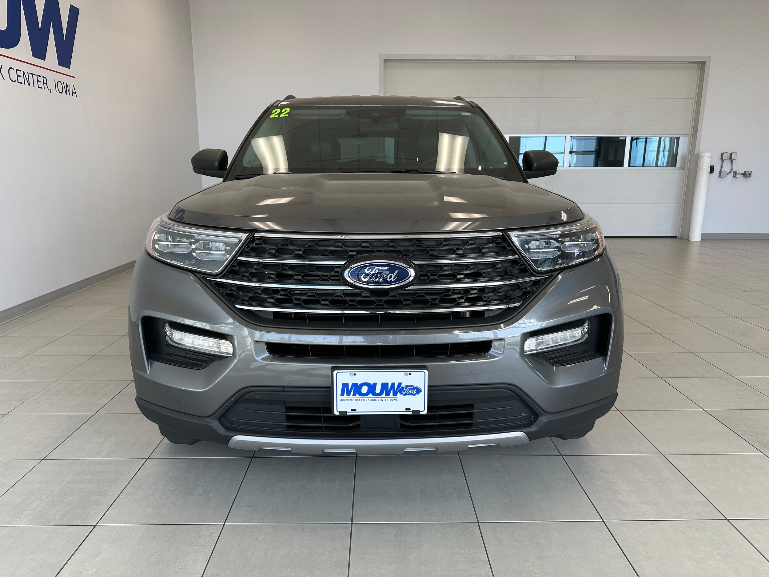 2022 Ford Explorer XLT photo 2