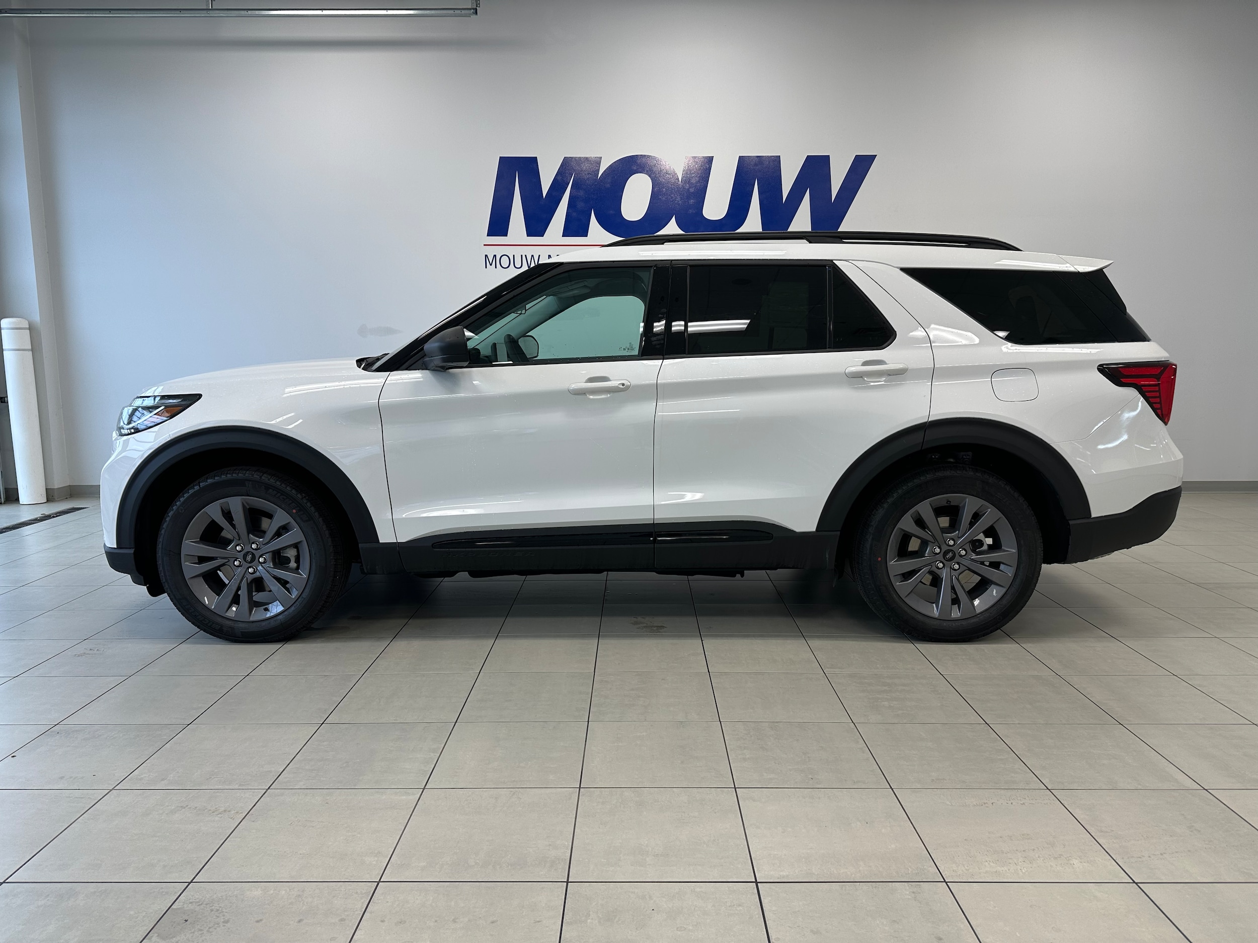 2026 Ford Explorer Active's photo