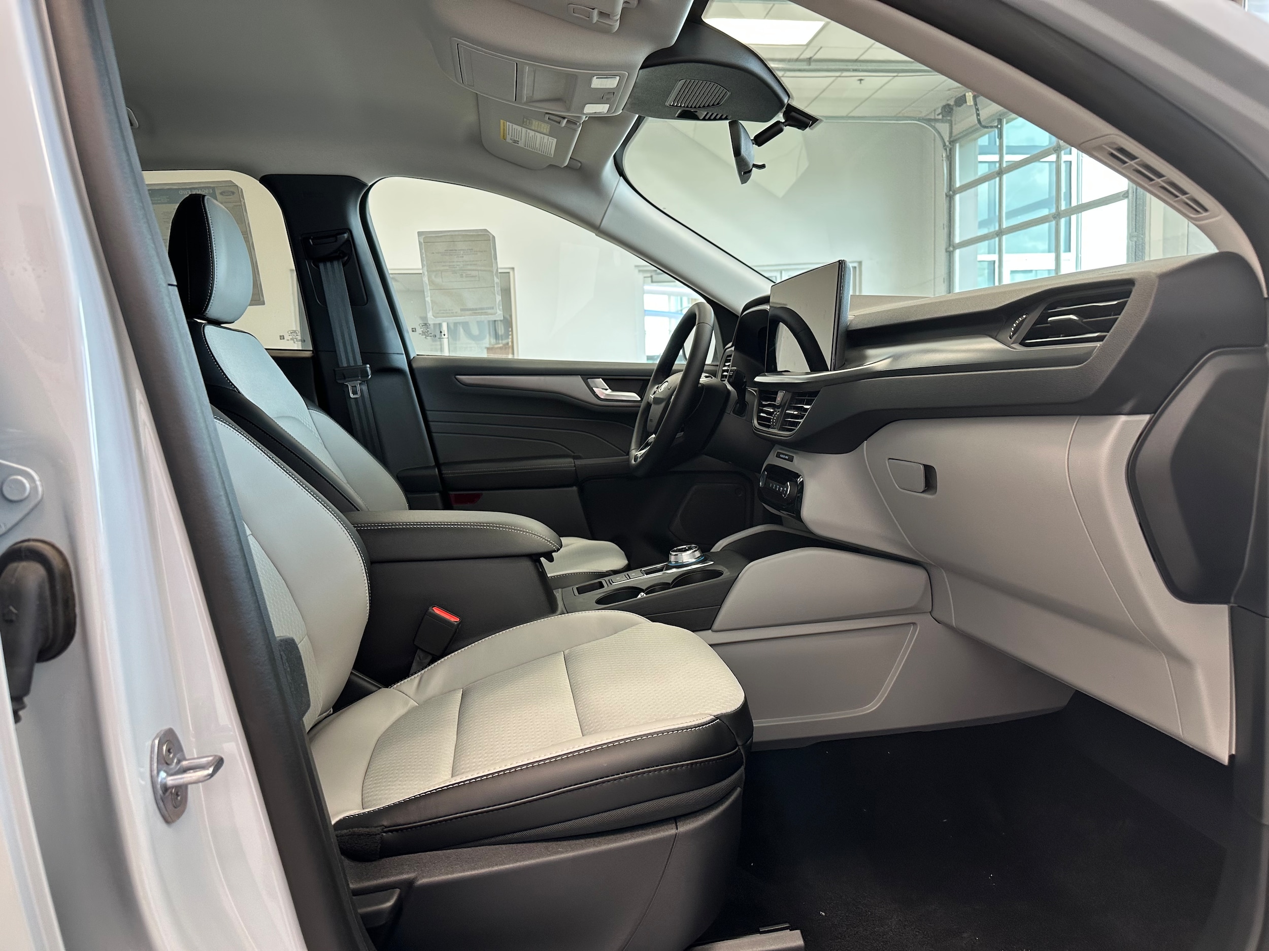 2025 Ford Escape Plug-in hybrid PHEV - Photo 17