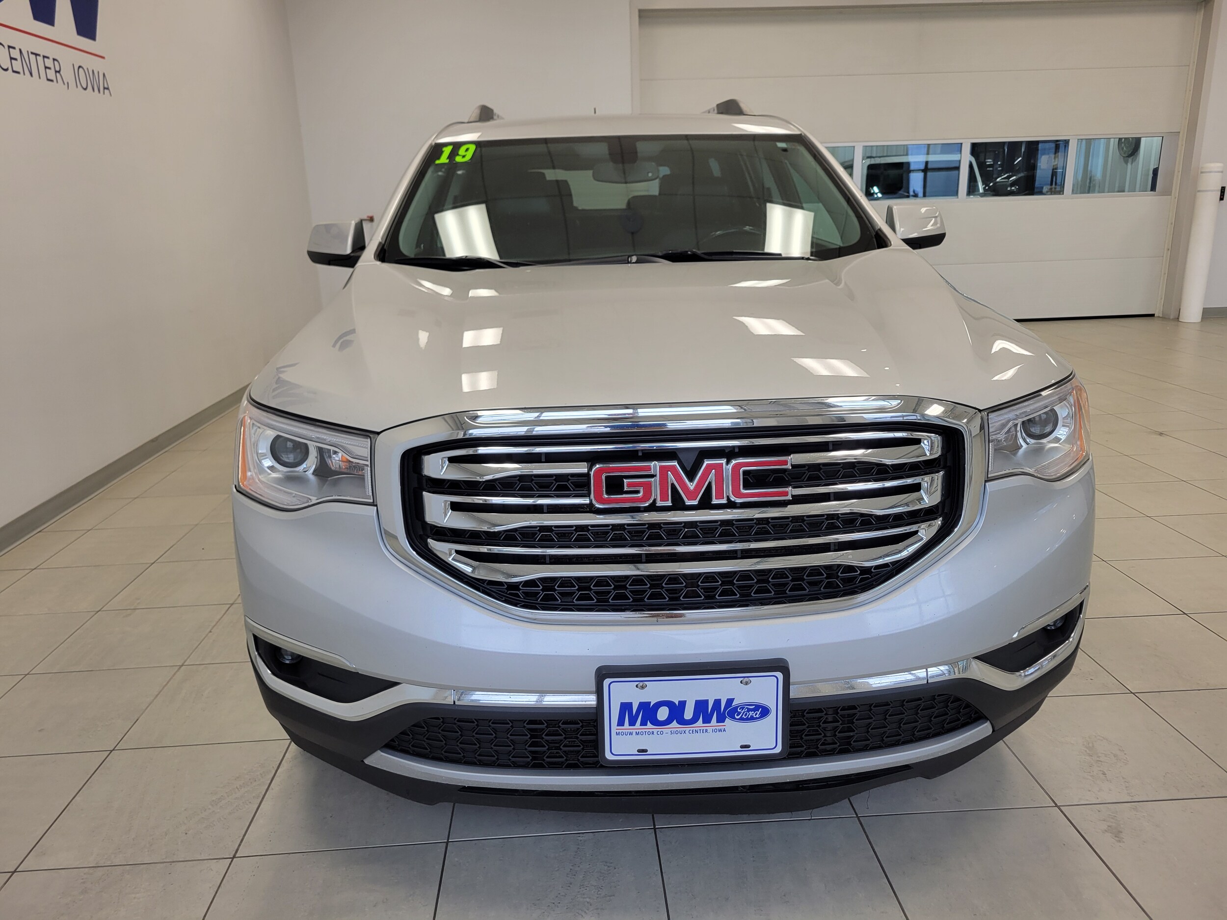 2019 Gmc Acadia SLT photo 3