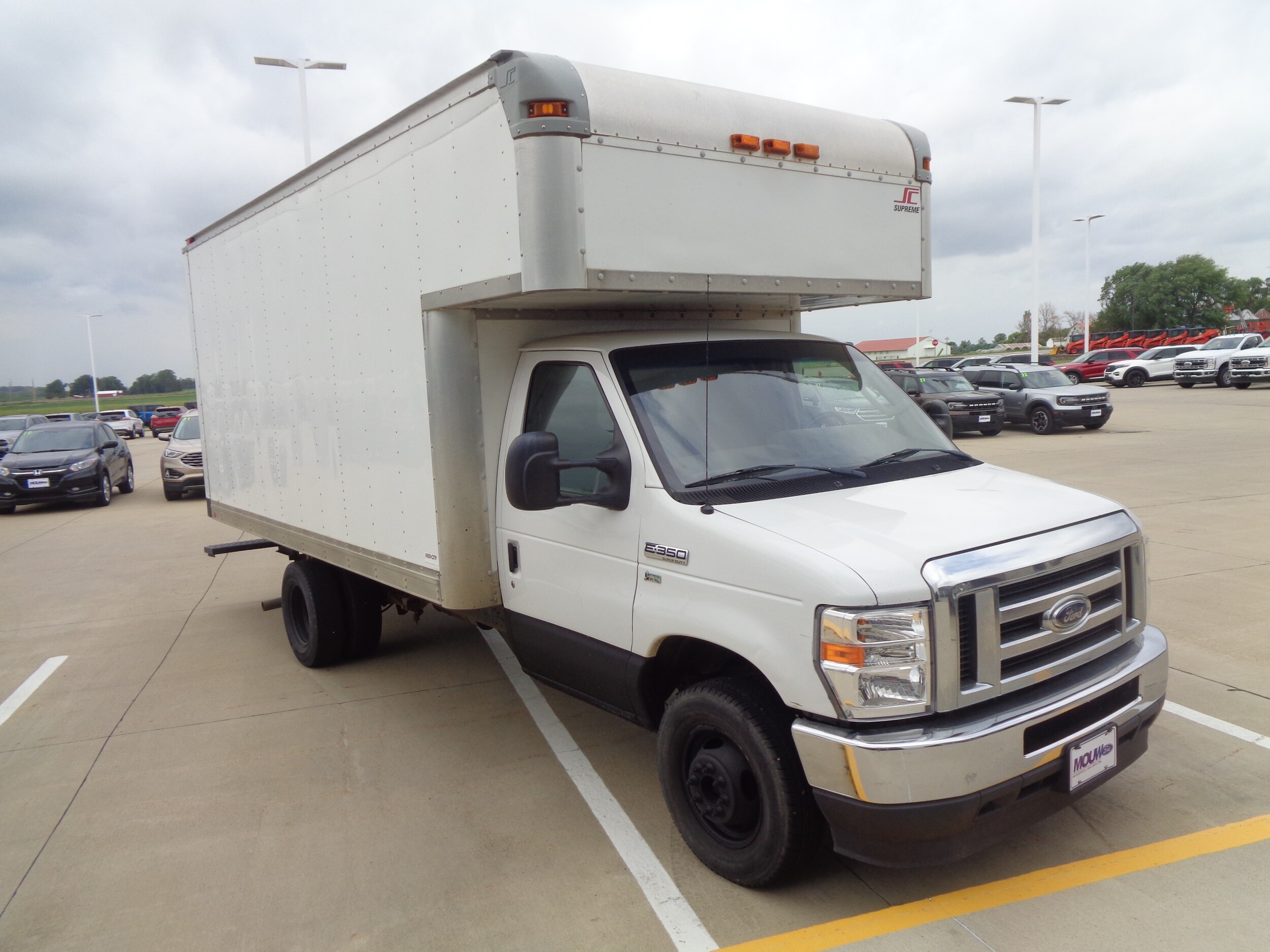 2012 Ford E-350 photo 4
