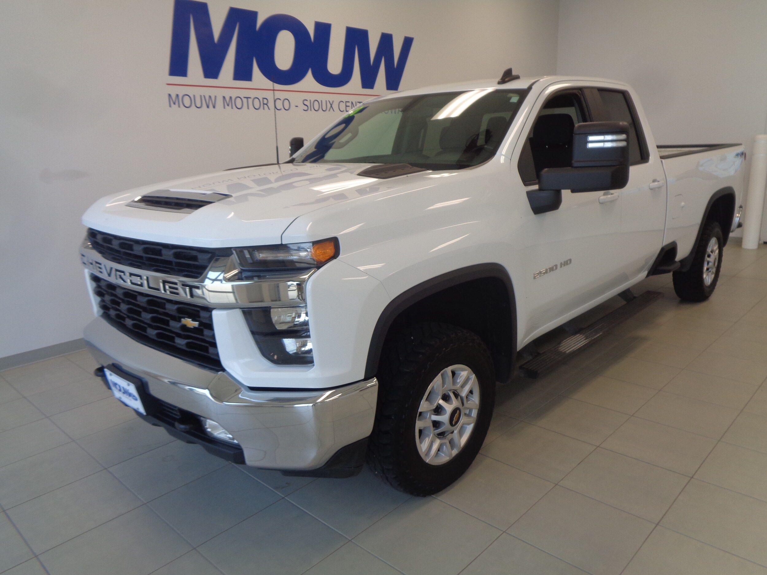 Used 2020 Chevrolet Silverado 2500HD LT with VIN 1GC5YNE73LF224527 for sale in Sioux Center, IA