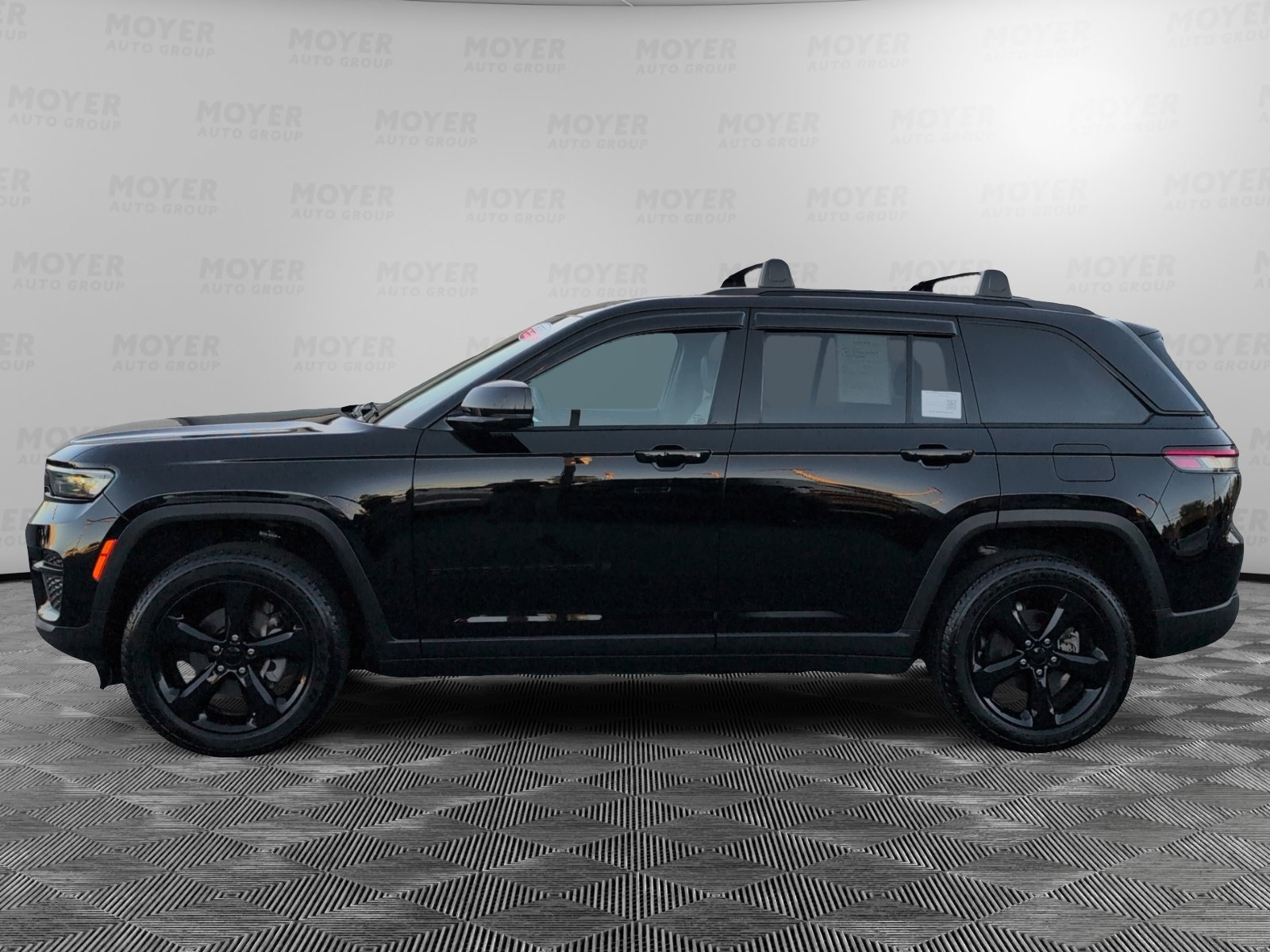 Used 2023 Jeep Grand Cherokee Altitude Altitude 4x4