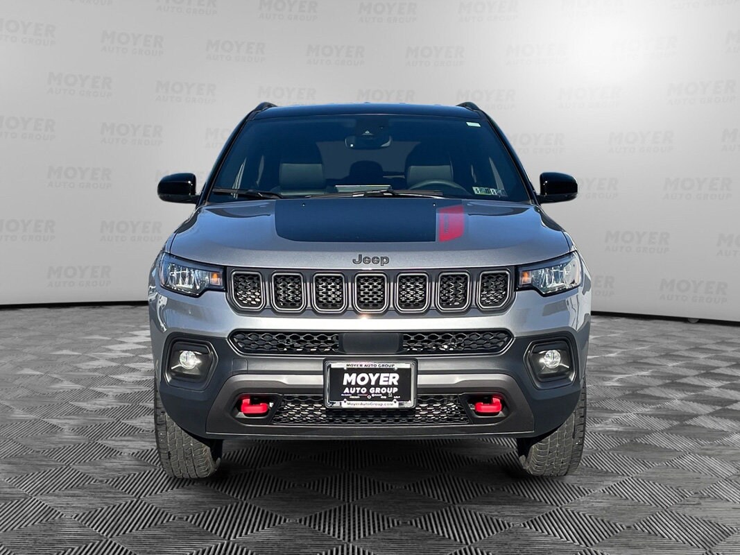 2024 Jeep Compass Trailhawk photo 3