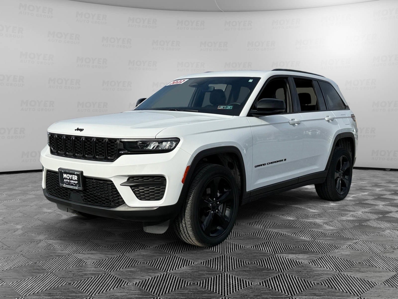 2022 Jeep Grand Cherokee Altitude's photo