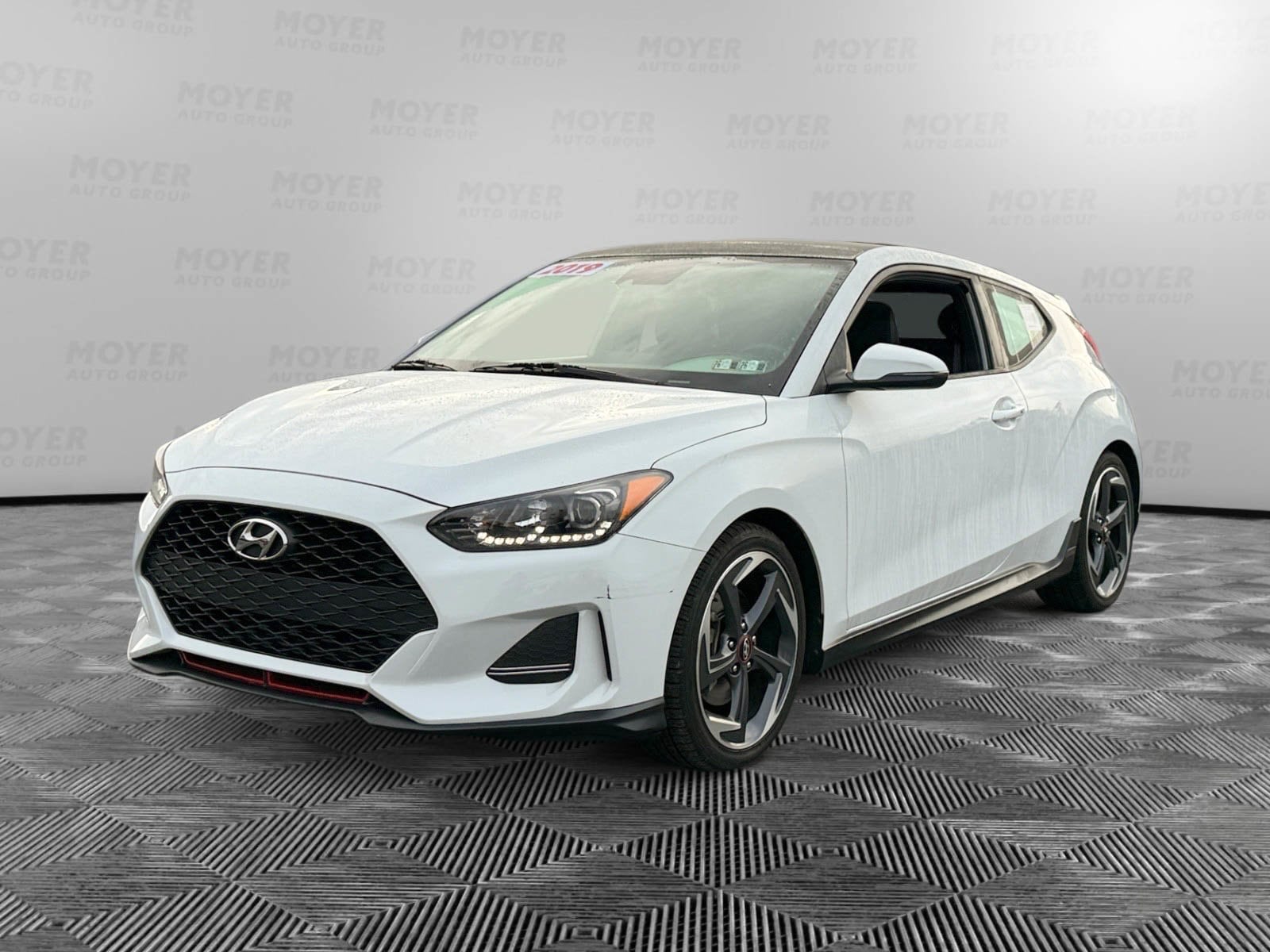 2019 Hyundai Veloster Base's photo