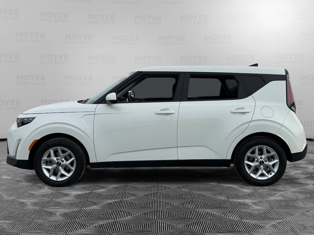 Used 2025 Kia Soul LX LX FWD
