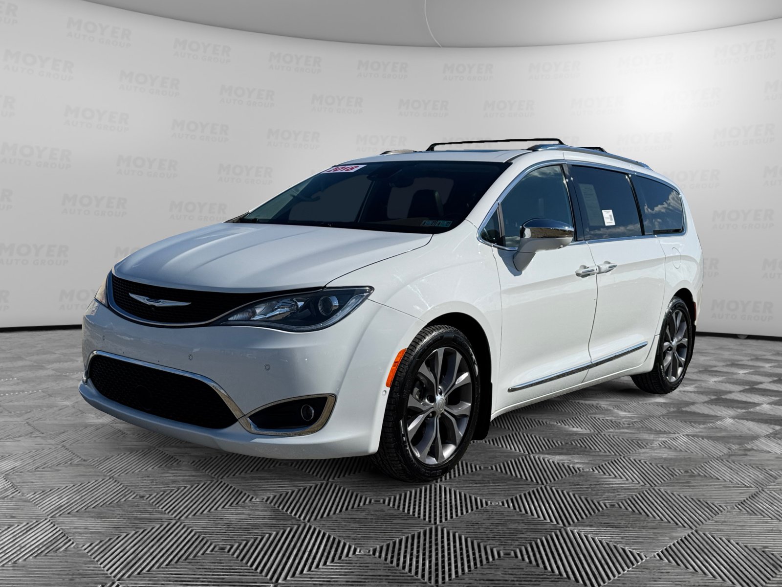 Used 2018 Chrysler Pacifica Limited Limited FWD