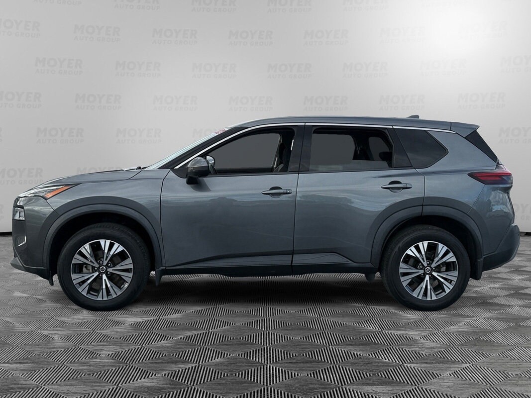 2021 Nissan Rogue SV photo 2