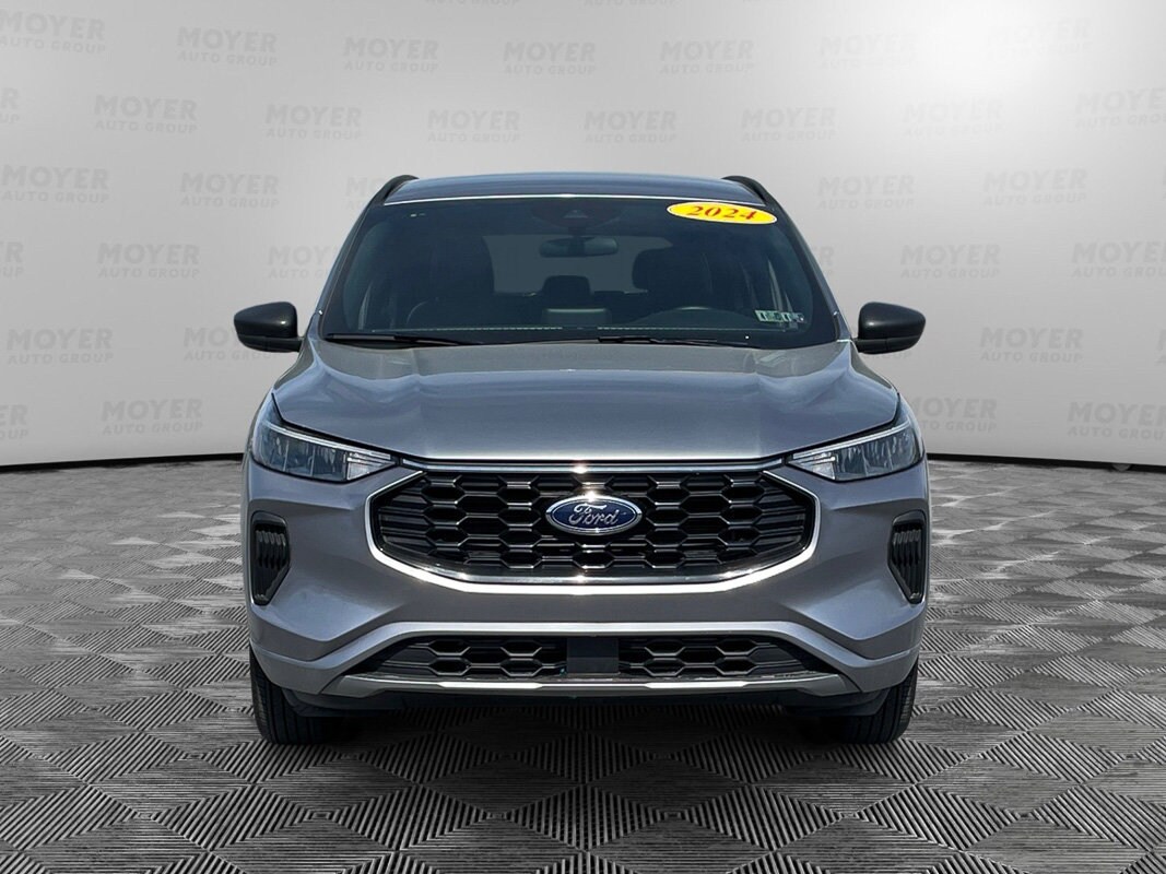 2024 Ford Escape ST-Line photo 3