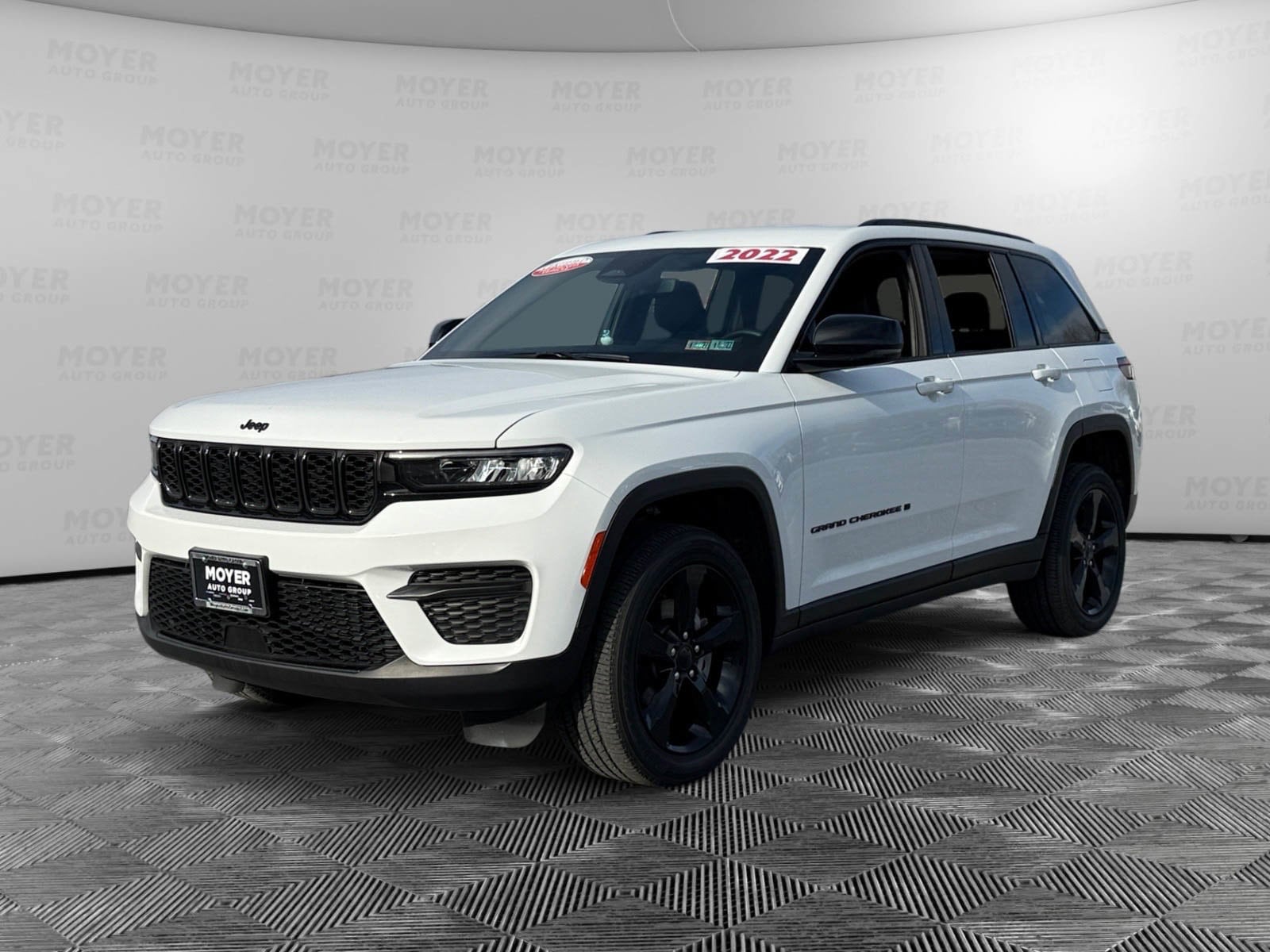 2022 Jeep Grand Cherokee Altitude's photo