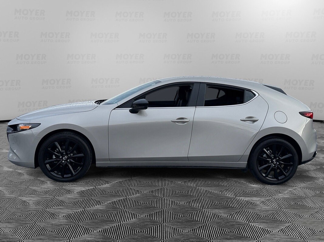 2025 Mazda Mazda3 Hatchback 2.5 Select Sport photo 2