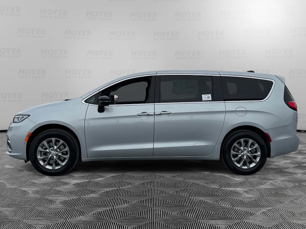 New 2026 Chrysler Pacifica SELECT AWD Passenger Van