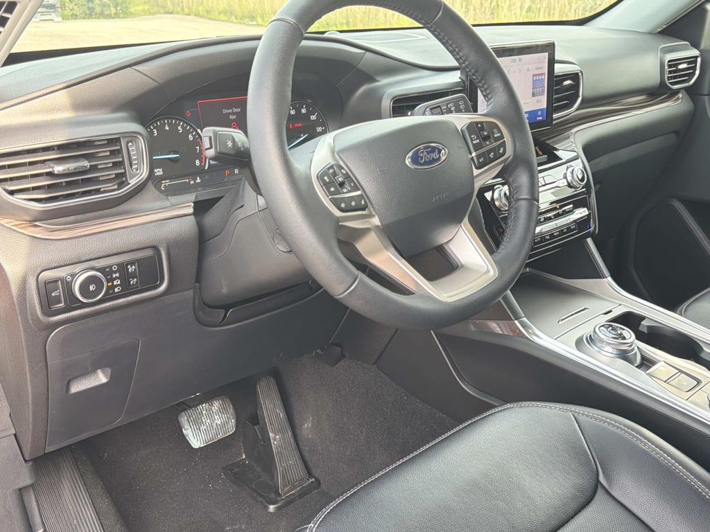 2023 Ford Explorer Limited - Photo 10