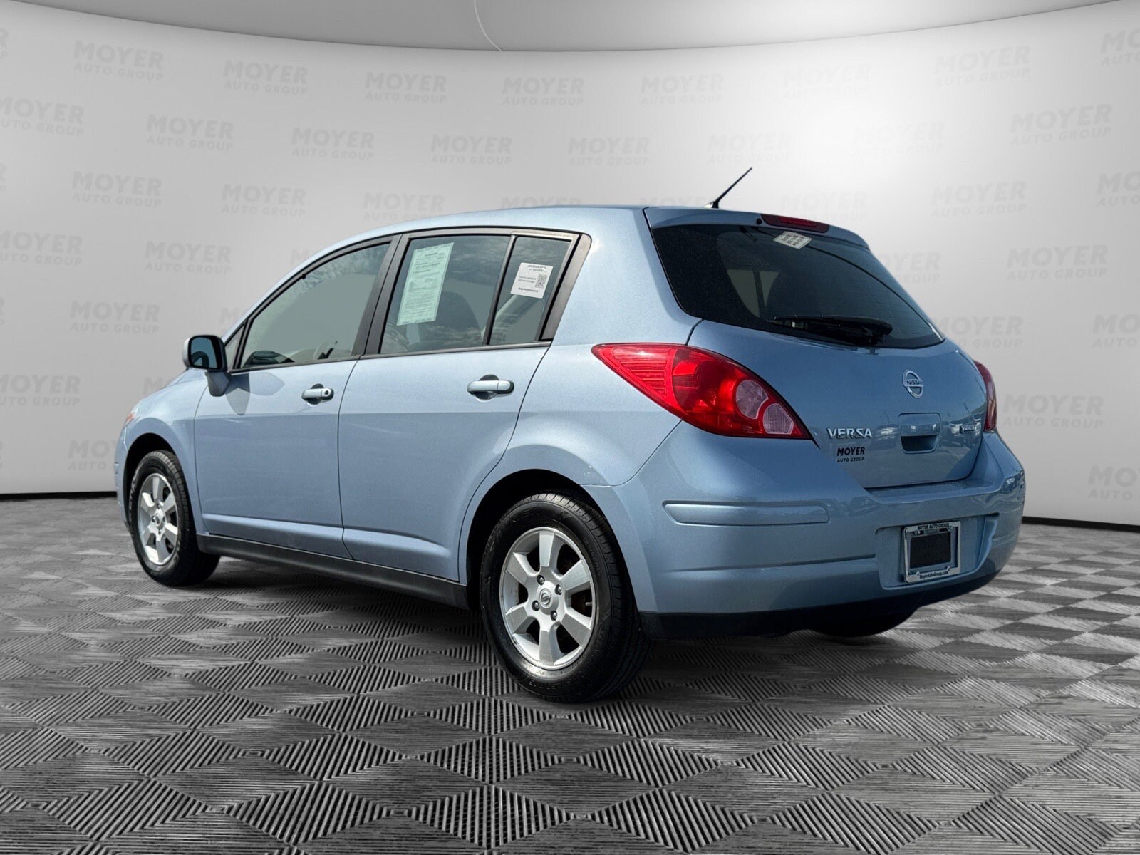 2012 Nissan Versa 1.8 S photo 3