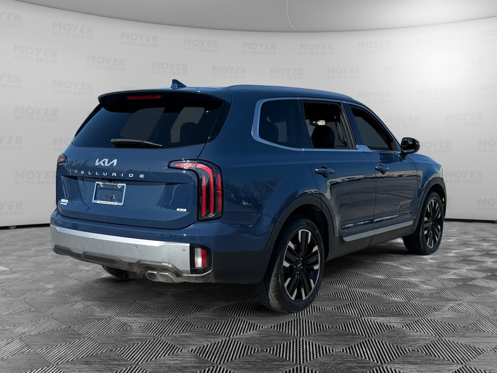 View vehicle photo 5