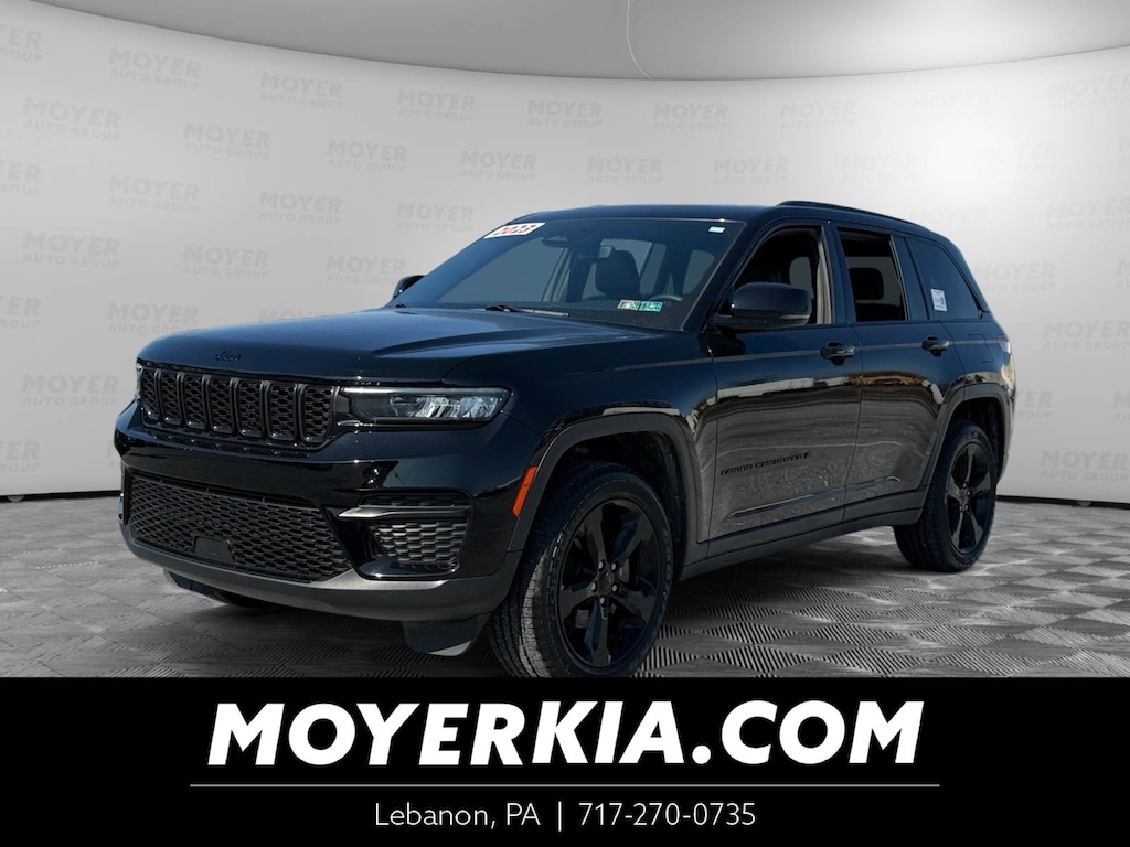 Used 2023 Jeep Grand Cherokee Laredo SUV