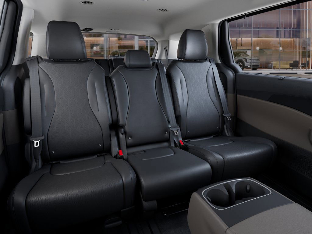 2025 Kia Carnival EX - Photo 16