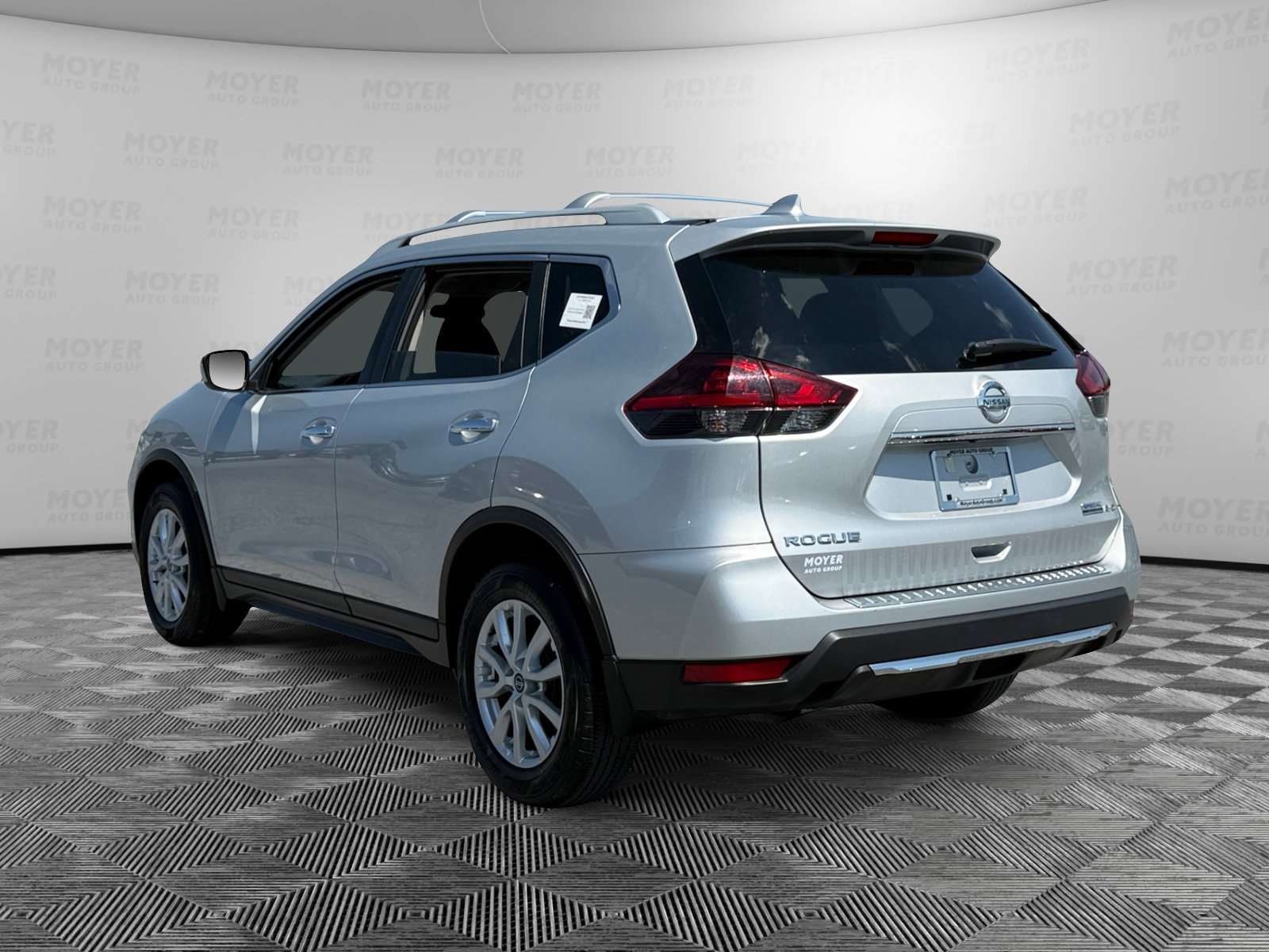 View vehicle photo 3