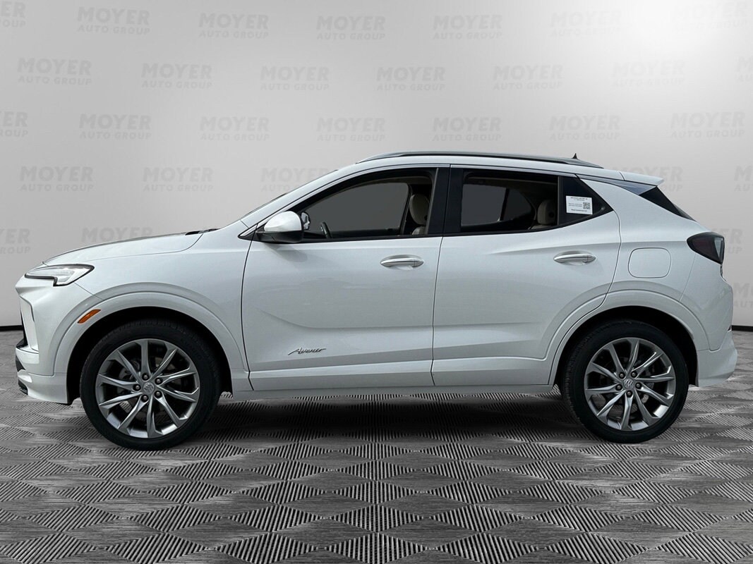 2024 Buick Encore GX Avenir photo 2