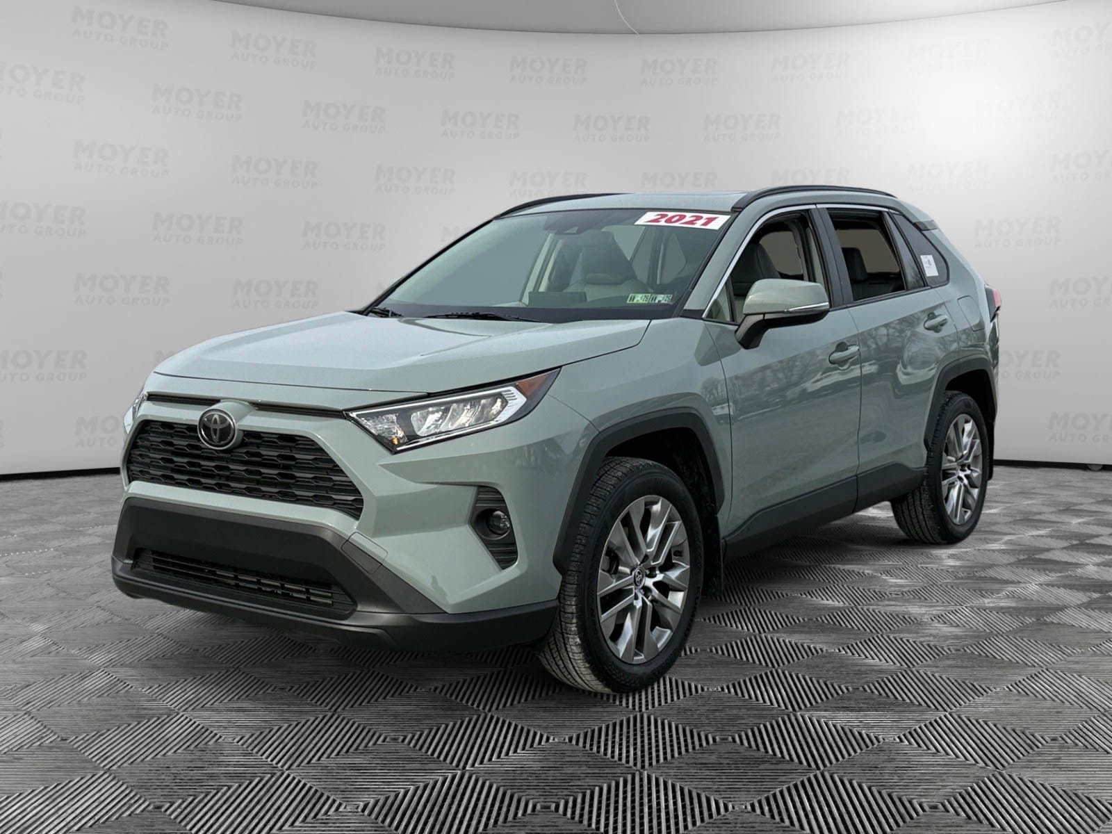 2021 Toyota RAV4 XLE Premium's photo