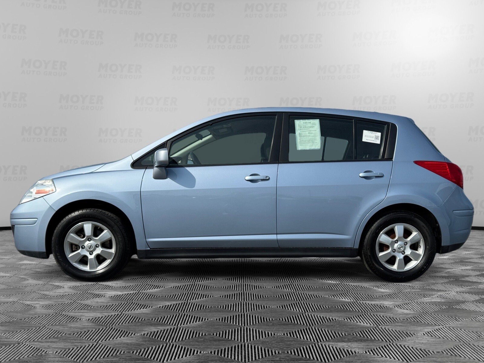 2012 Nissan Versa 1.8 S photo 2