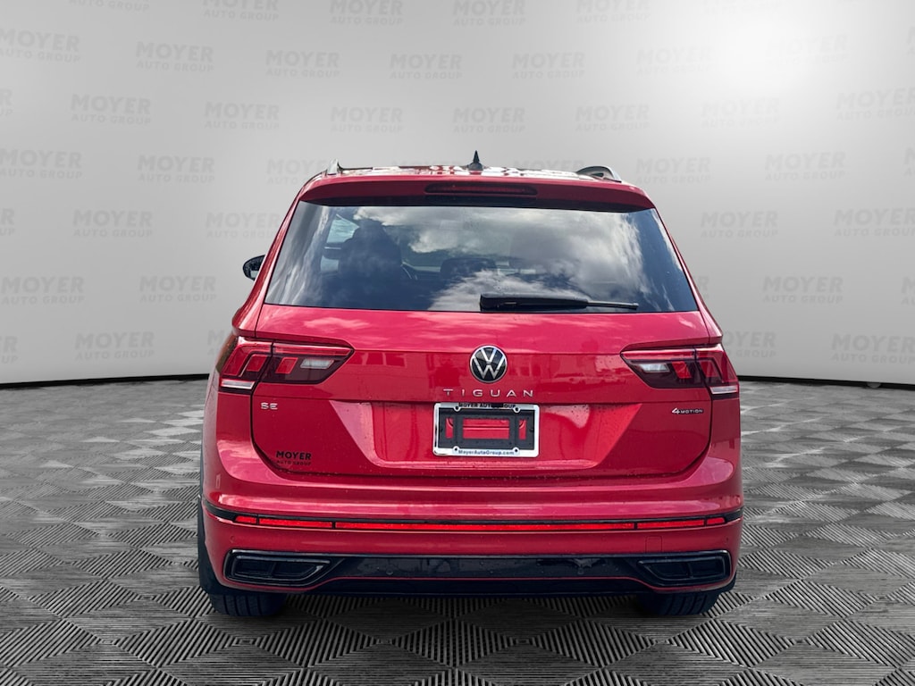 Used 2024 Volkswagen Tiguan SE R-Line Black 2.0T SE R-Line Black 4MOTION