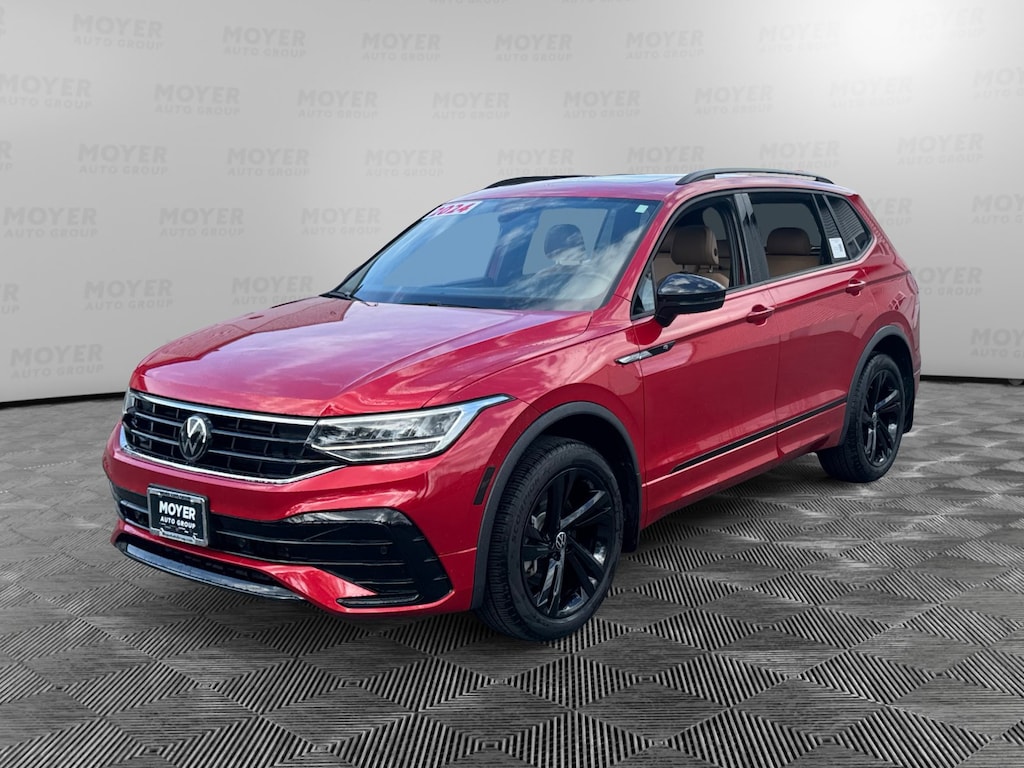 Used 2024 Volkswagen Tiguan SE R-Line Black 2.0T SE R-Line Black 4MOTION