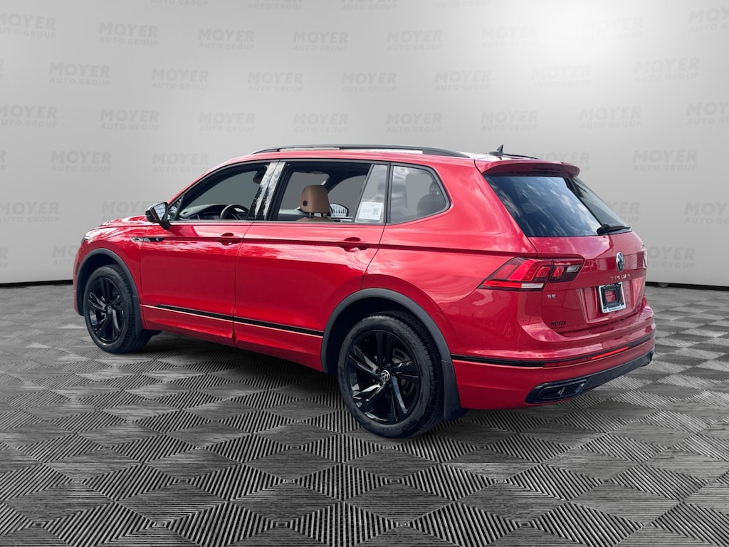 Used 2024 Volkswagen Tiguan SE R-Line Black 2.0T SE R-Line Black 4MOTION